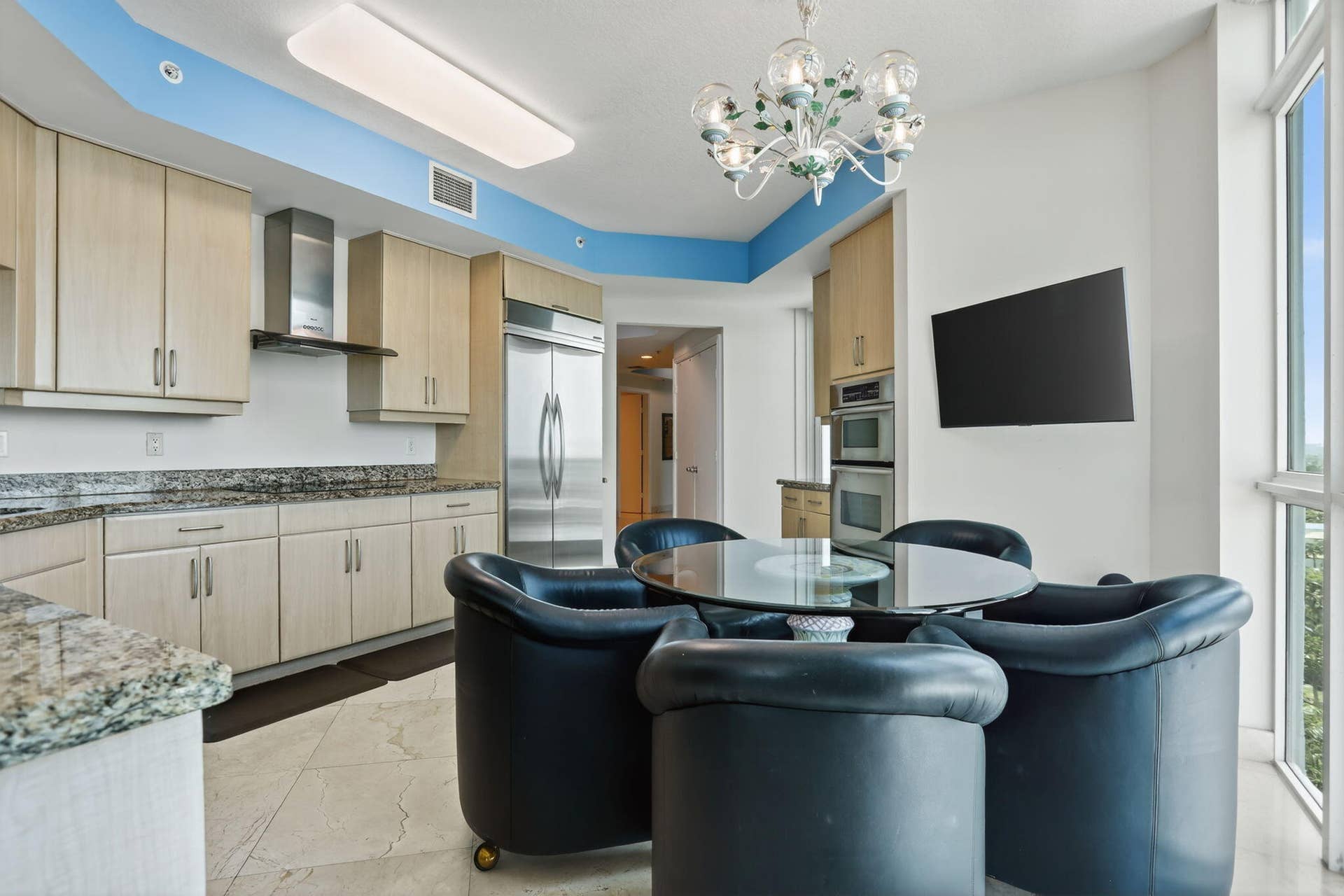 1430 S OCEAN Boulevard, #10-A, Lauderdale By The Sea, FL 33062 Eat-In Kitchen