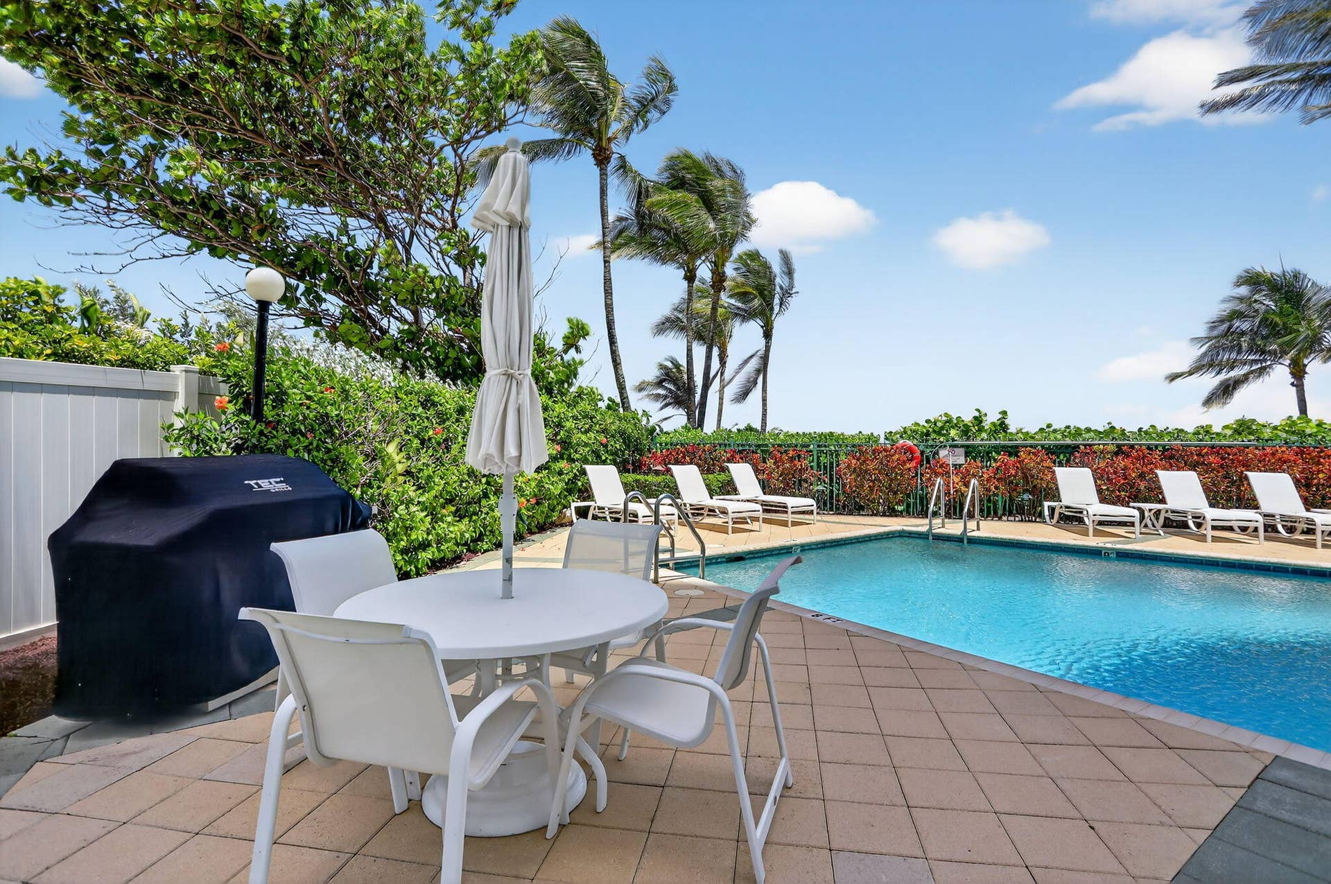 1430 S OCEAN Boulevard, #10-A, Lauderdale By The Sea, FL 33062 Picnic Area