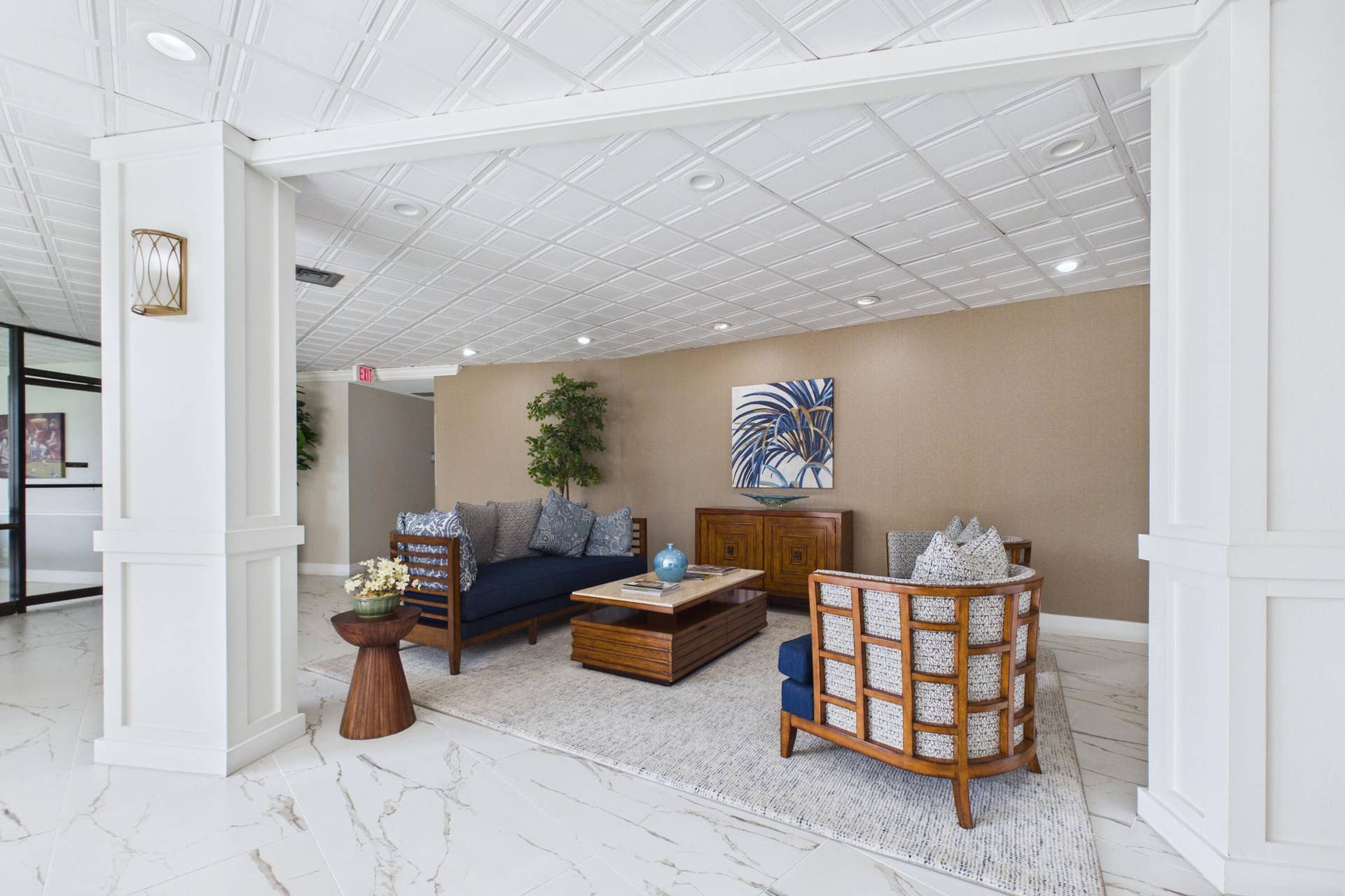 336 GOLFVIEW Road, #708, North Palm Beach, FL 33408 Lobby Seating Area