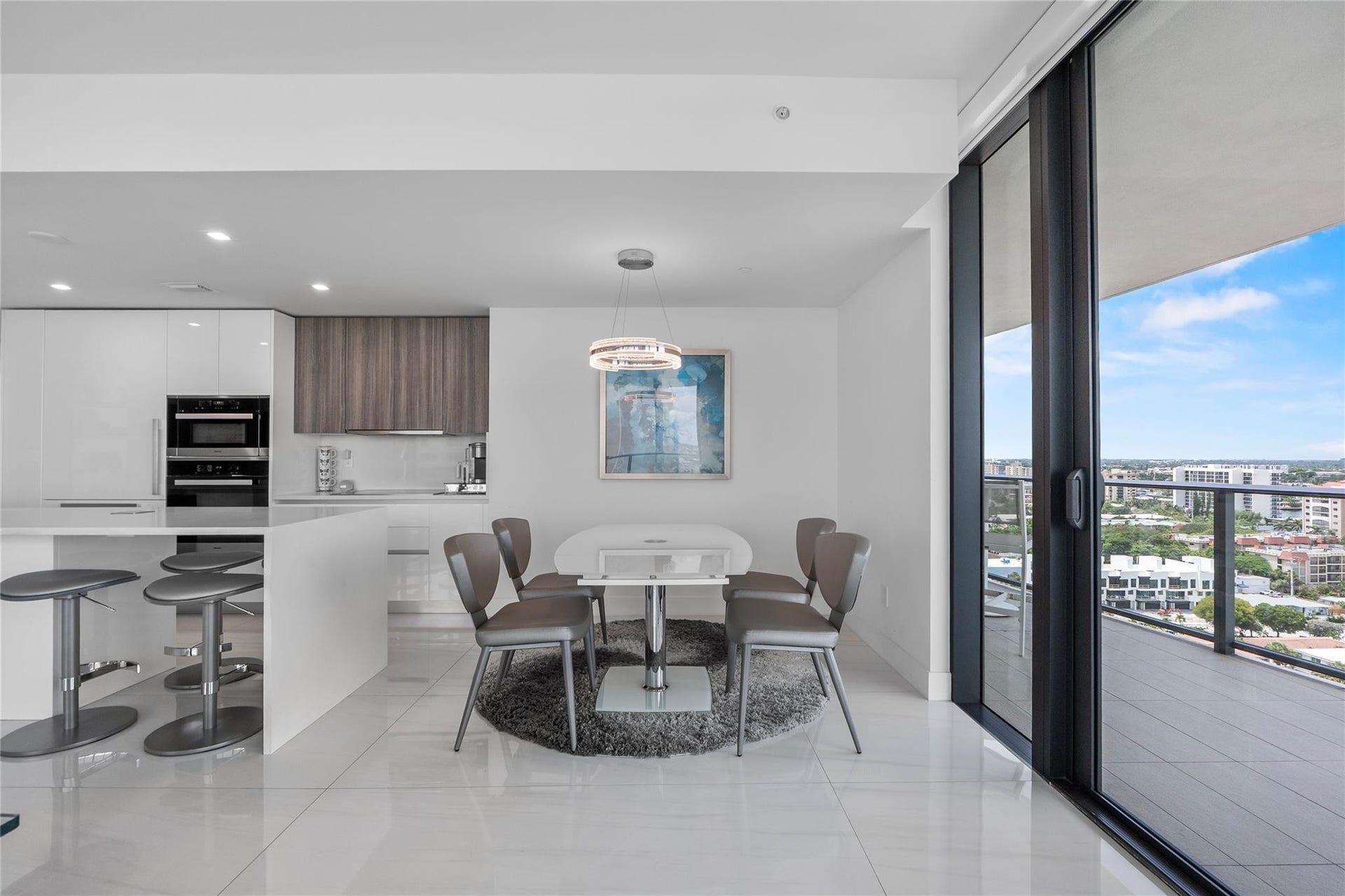 730 N OCEAN Boulevard, #1501, Pompano Beach, FL 33062 Miele & Subzero Appliances
