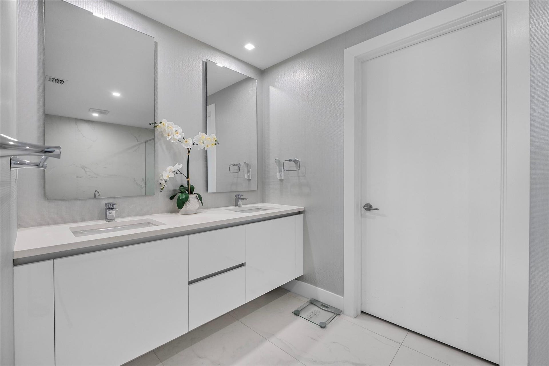 730 N OCEAN Boulevard, #1501, Pompano Beach, FL 33062 Primary Bath w/ double vanities