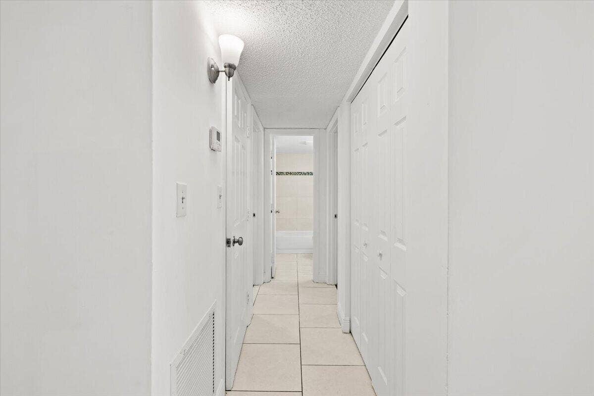 1831 Sabal Palm Drive, #403, Davie, FL 33324 24-424A5399