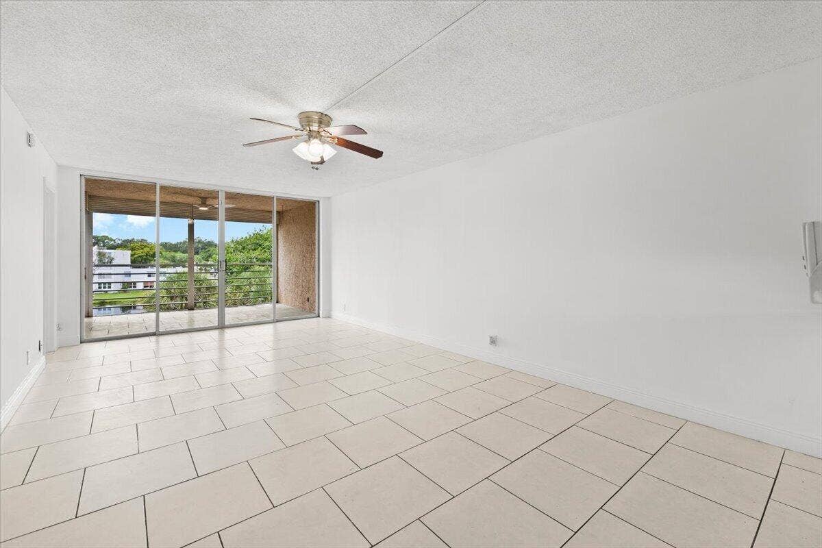 1831 Sabal Palm Drive, #403, Davie, FL 33324 09-424A5459