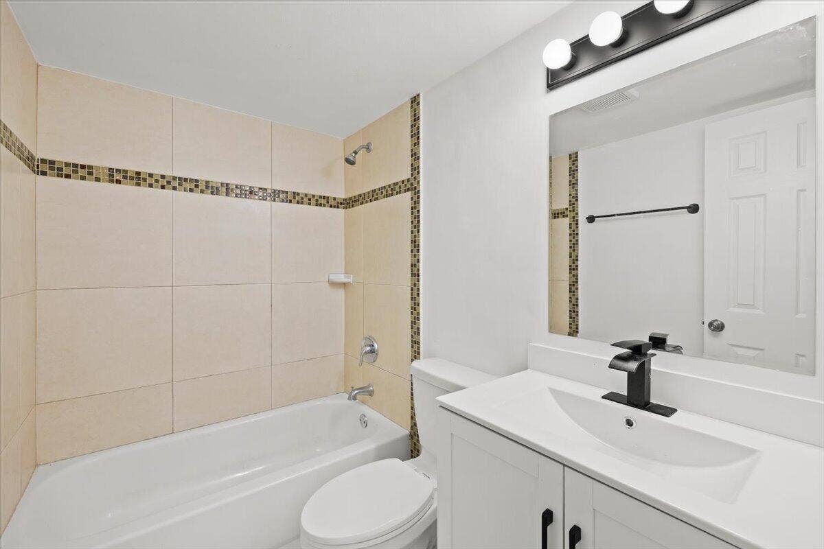 1831 Sabal Palm Drive, #403, Davie, FL 33324 25-424A5429
