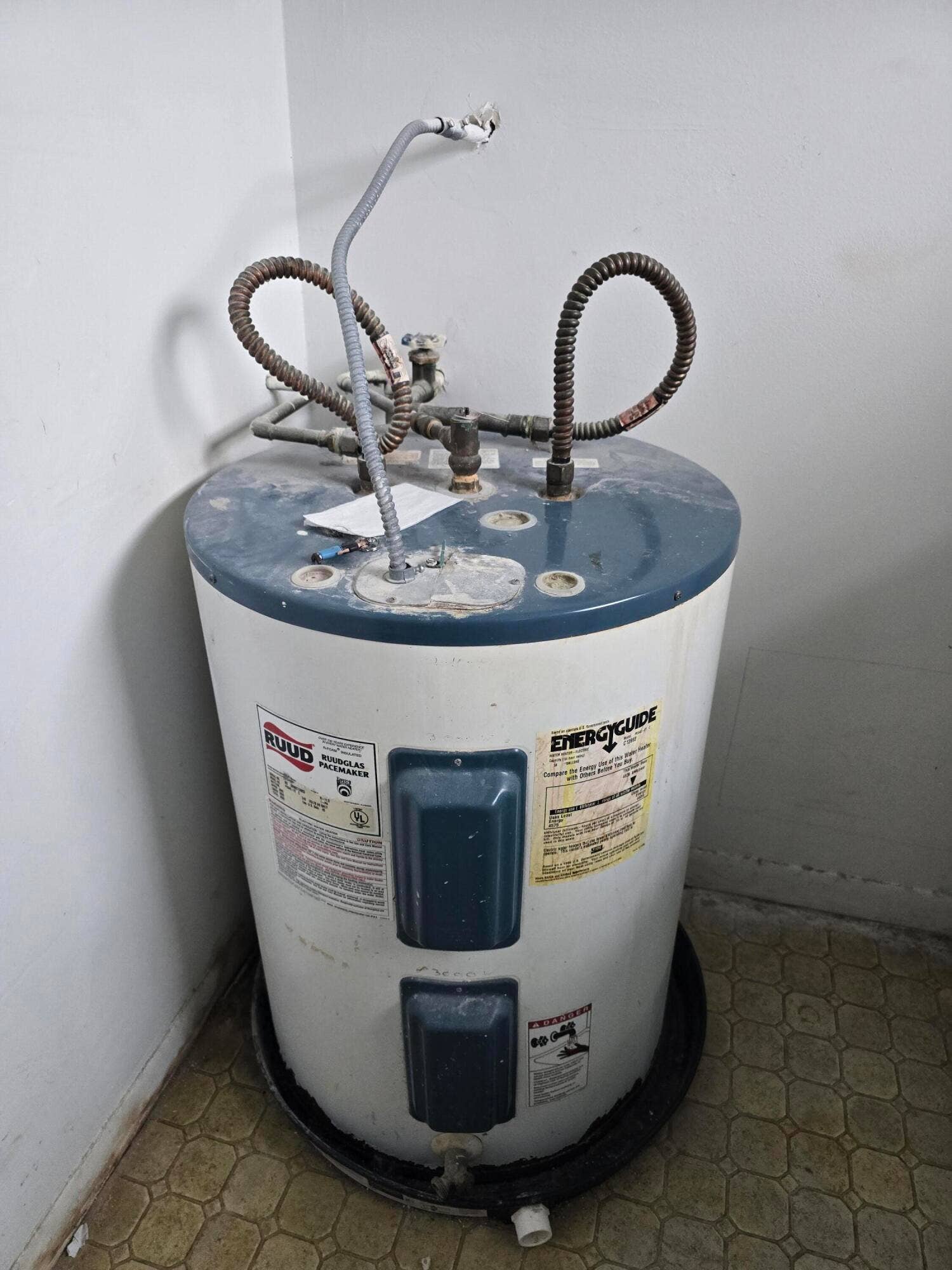 11101 Royal Palm Boulevard, #213, Coral Springs, FL 33065 hot water heater