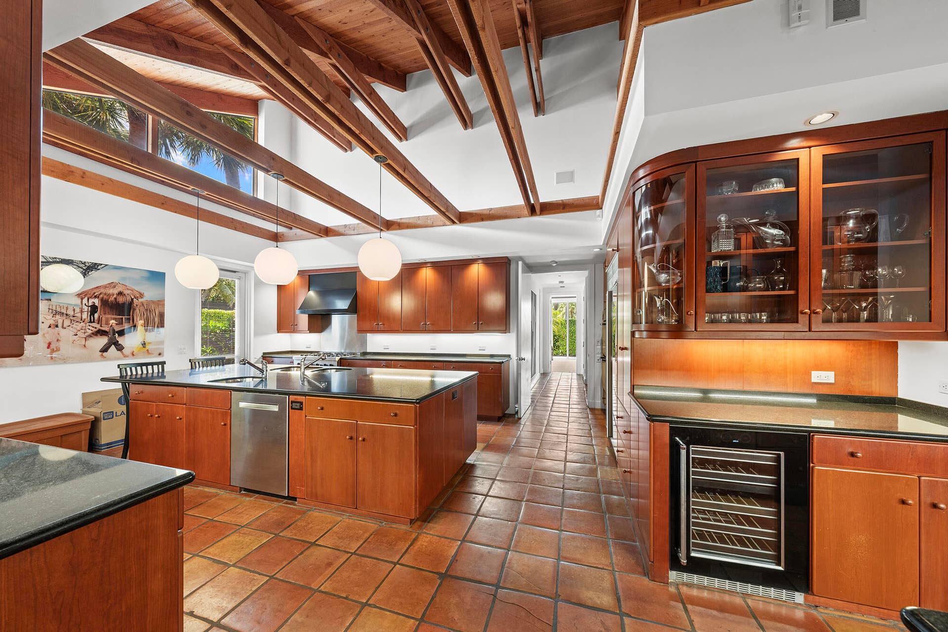 6 La Costa Way, Palm Beach, FL 33480 Kitchen