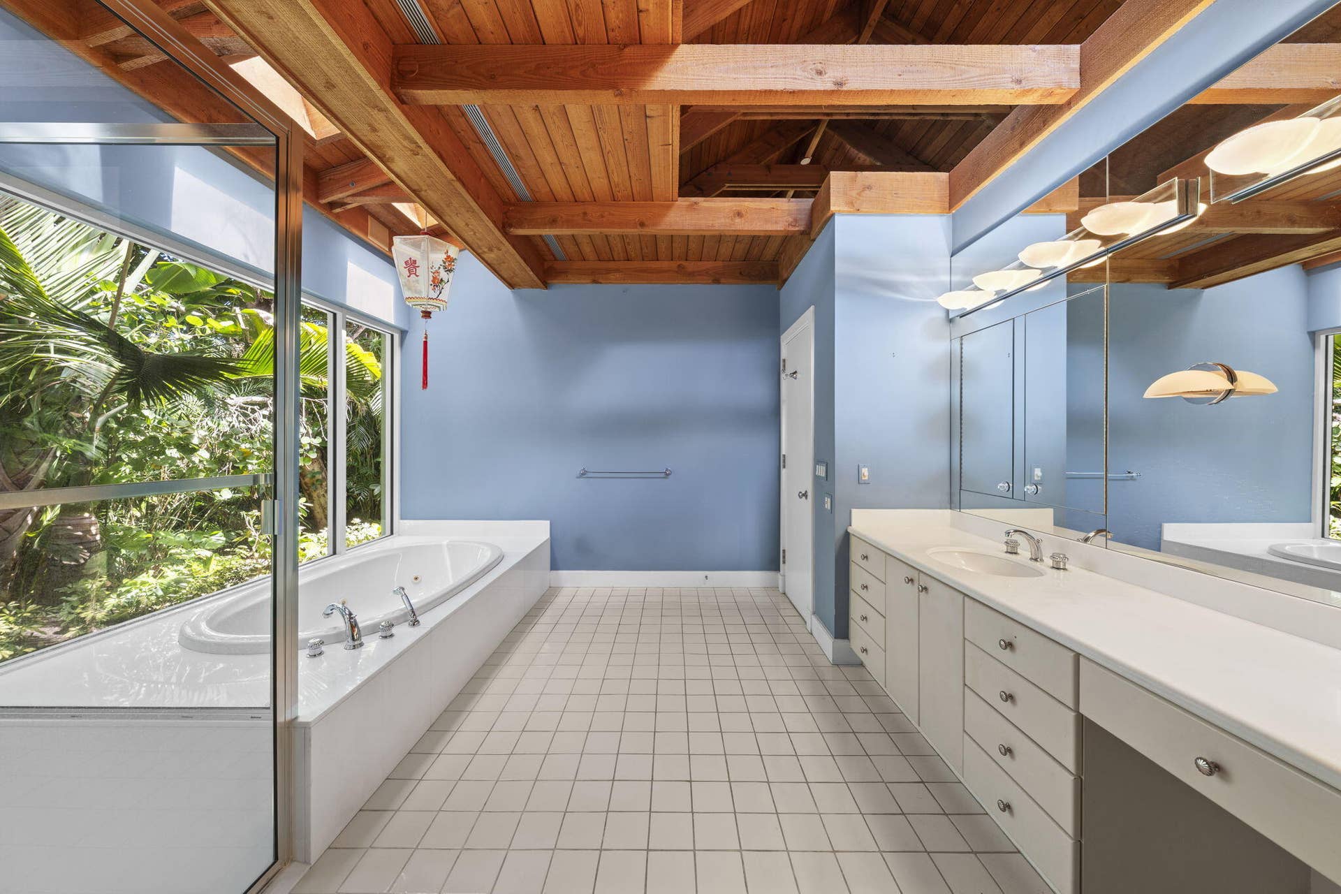 6 La Costa Way, Palm Beach, FL 33480 Bathroom