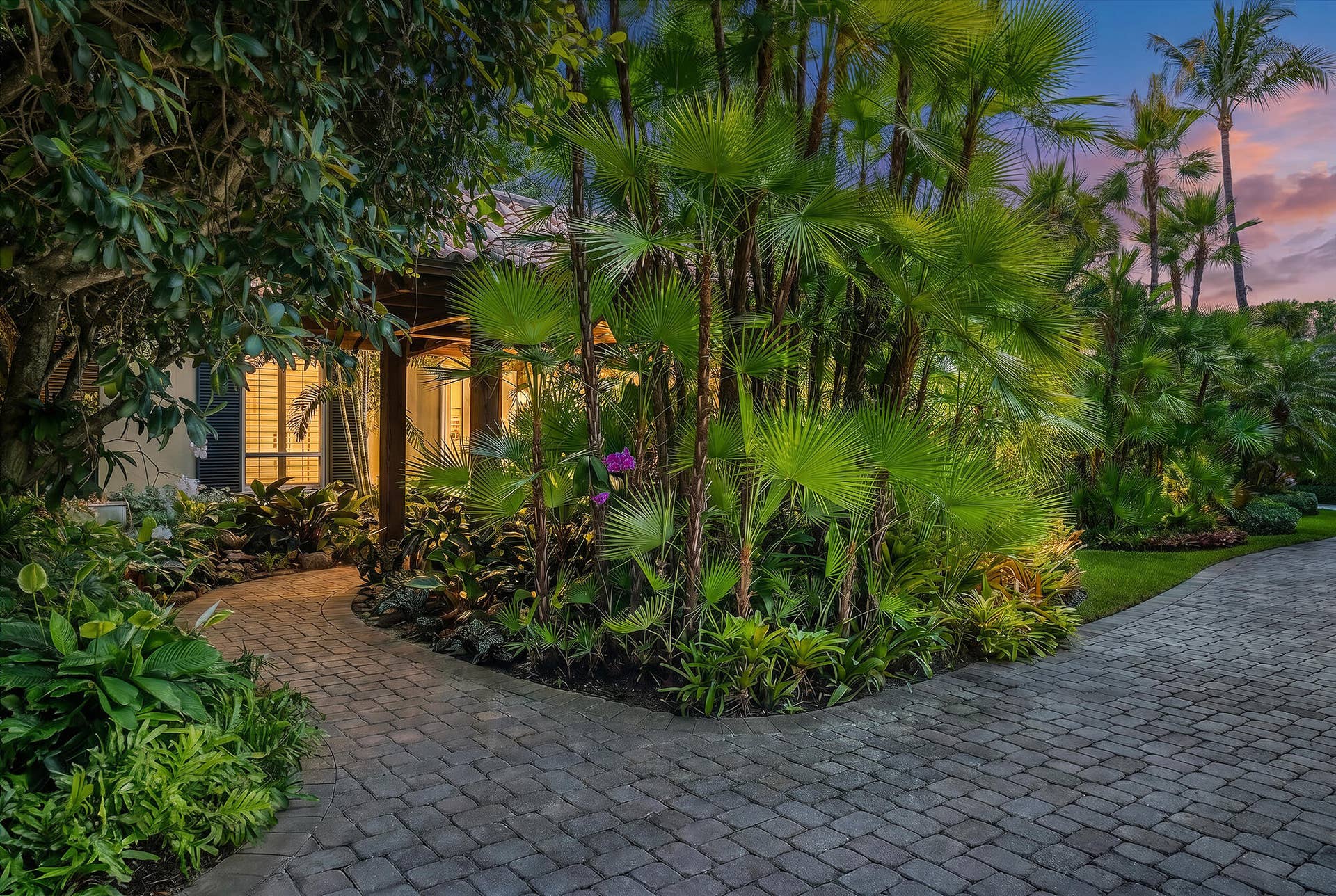 6 La Costa Way, Palm Beach, FL 33480 Front Entrance