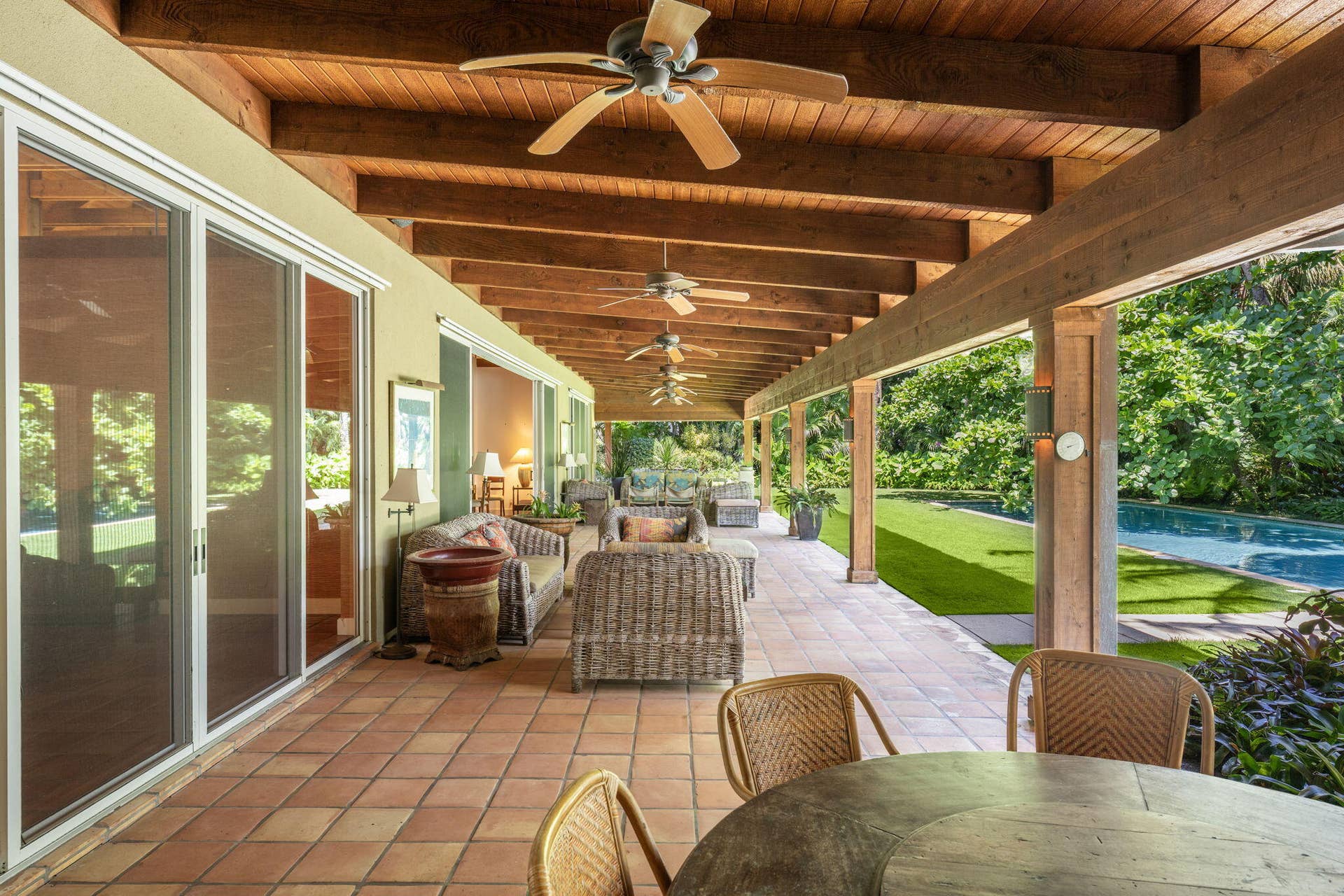 6 La Costa Way, Palm Beach, FL 33480 Loggia