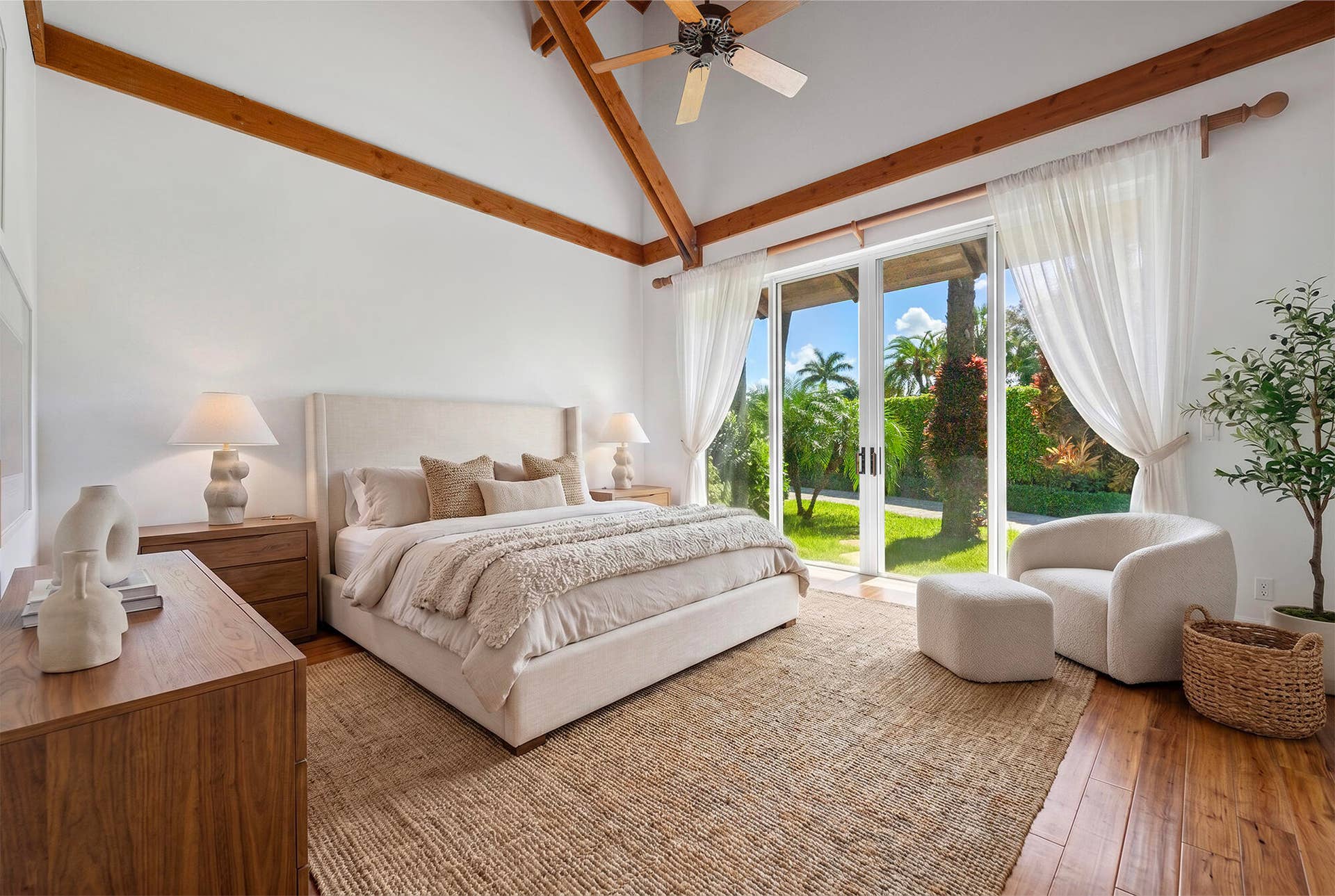 6 La Costa Way, Palm Beach, FL 33480 Bedroom
