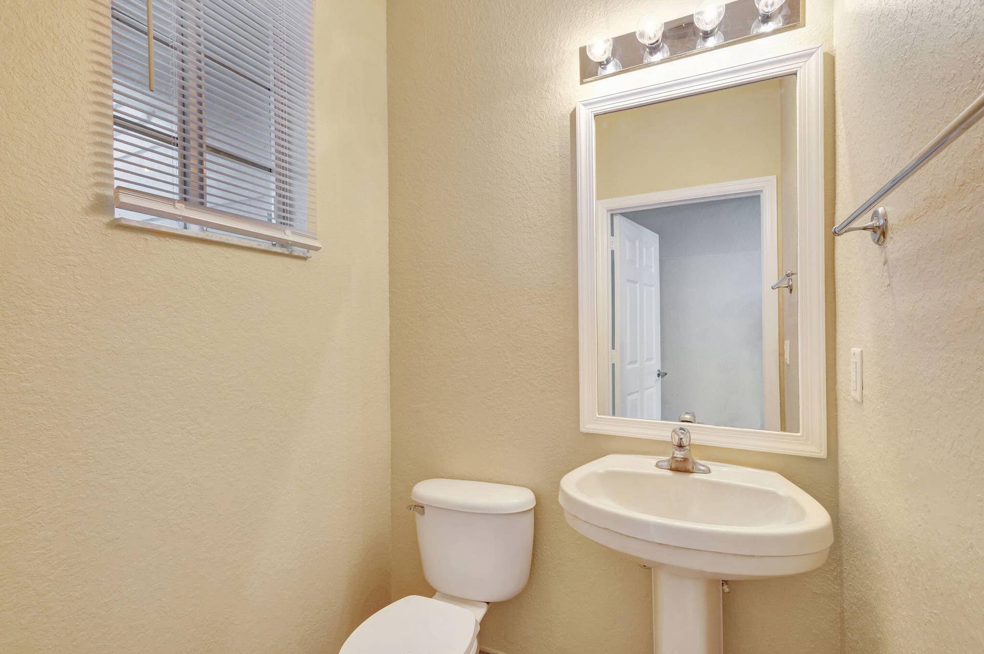 Half Bathroon