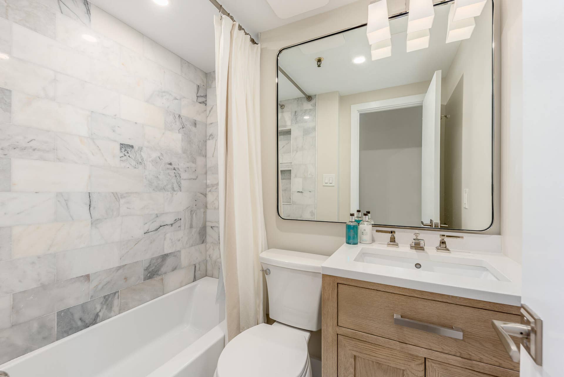 235 Sunrise Ave #2211, Palm Beach, FL 33