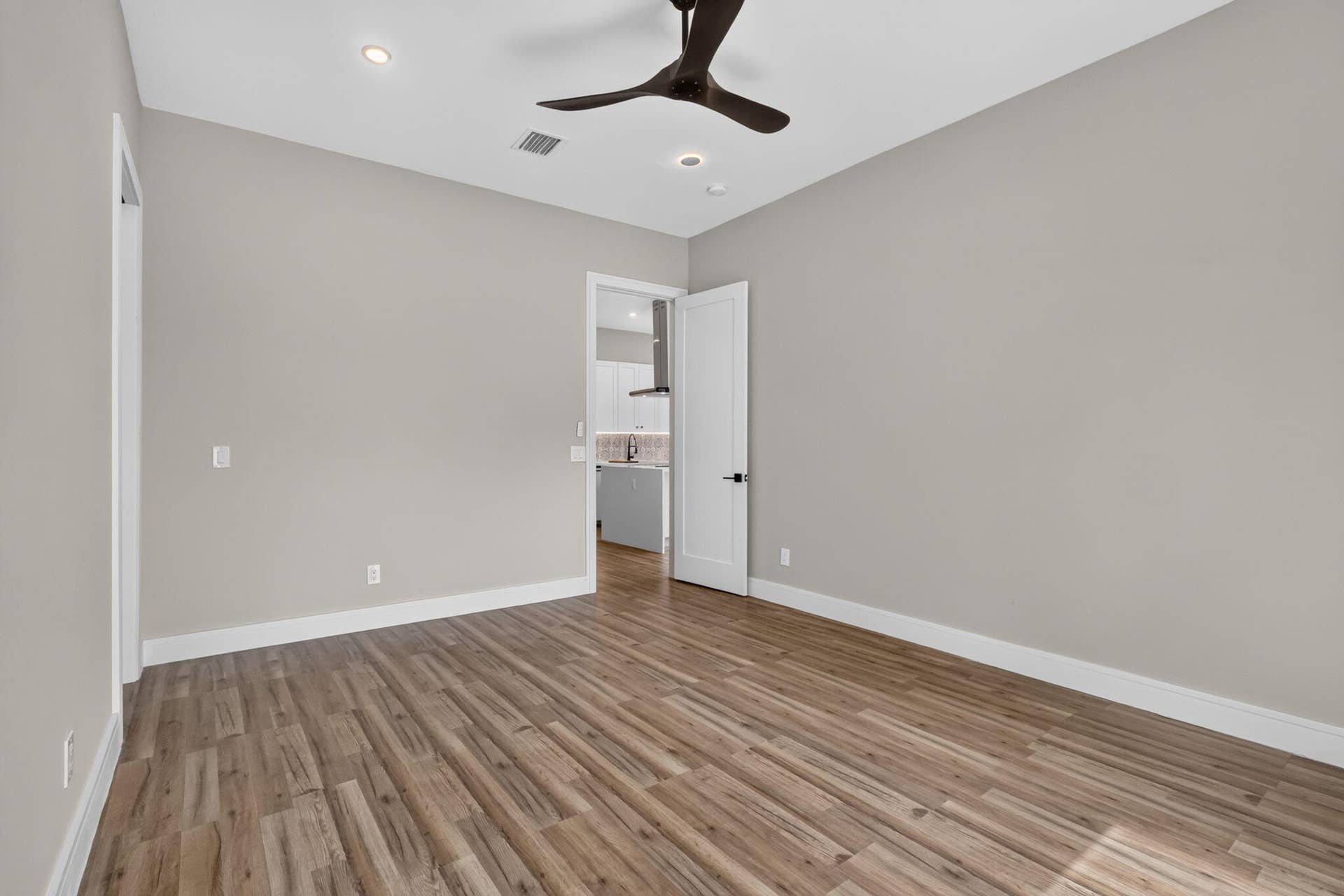 810 34th Street, West Palm Beach, FL 33407 33-web-or-mls-059__14A4679