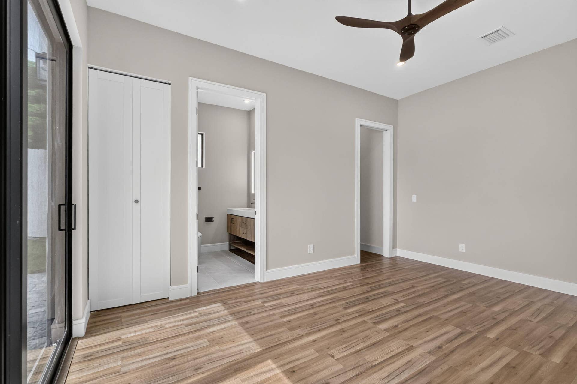 810 34th Street, West Palm Beach, FL 33407 31-web-or-mls-057__14A4674