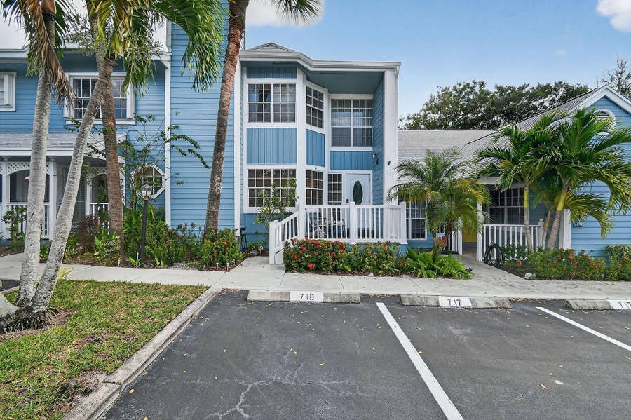 Property photo for 717 Ocean Dunes Circle, Jupiter, FL