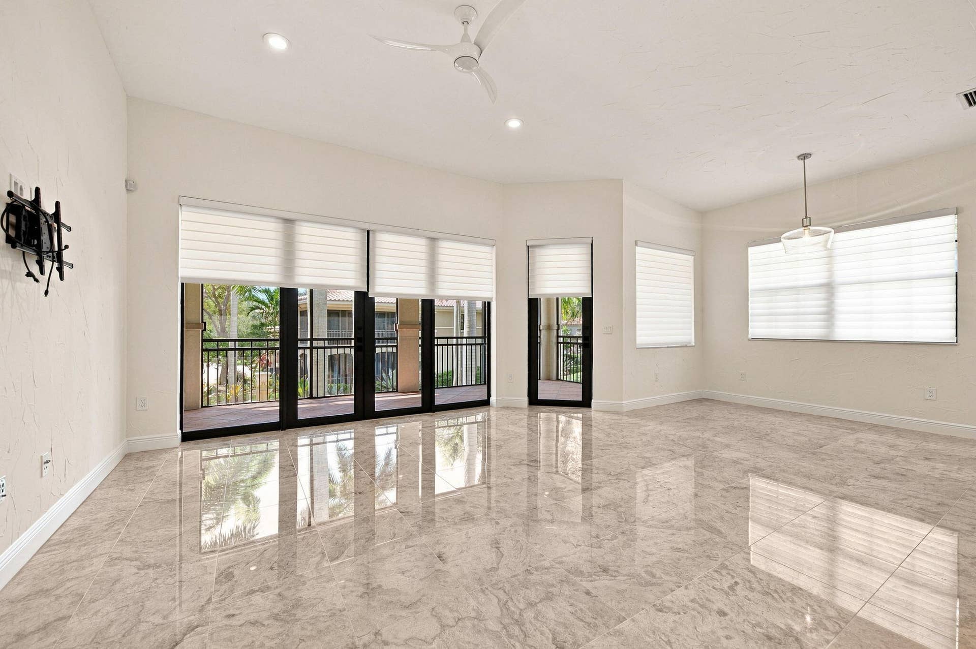 10-web-or-mls-7634-old-thyme-ct