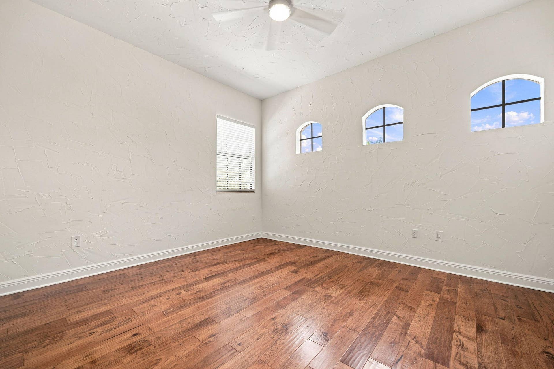 23-web-or-mls-7634-old-thyme-ct