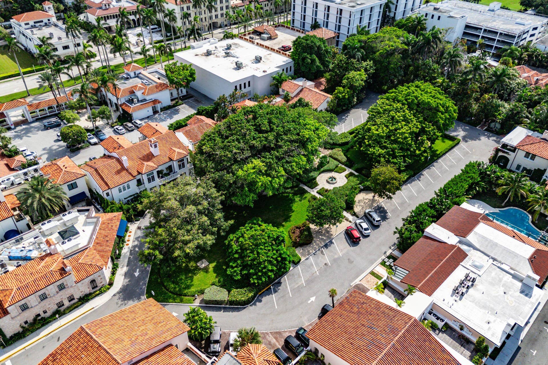 215 PHIPPS Plaza, #2, Palm Beach, FL 33480 044 Aerial