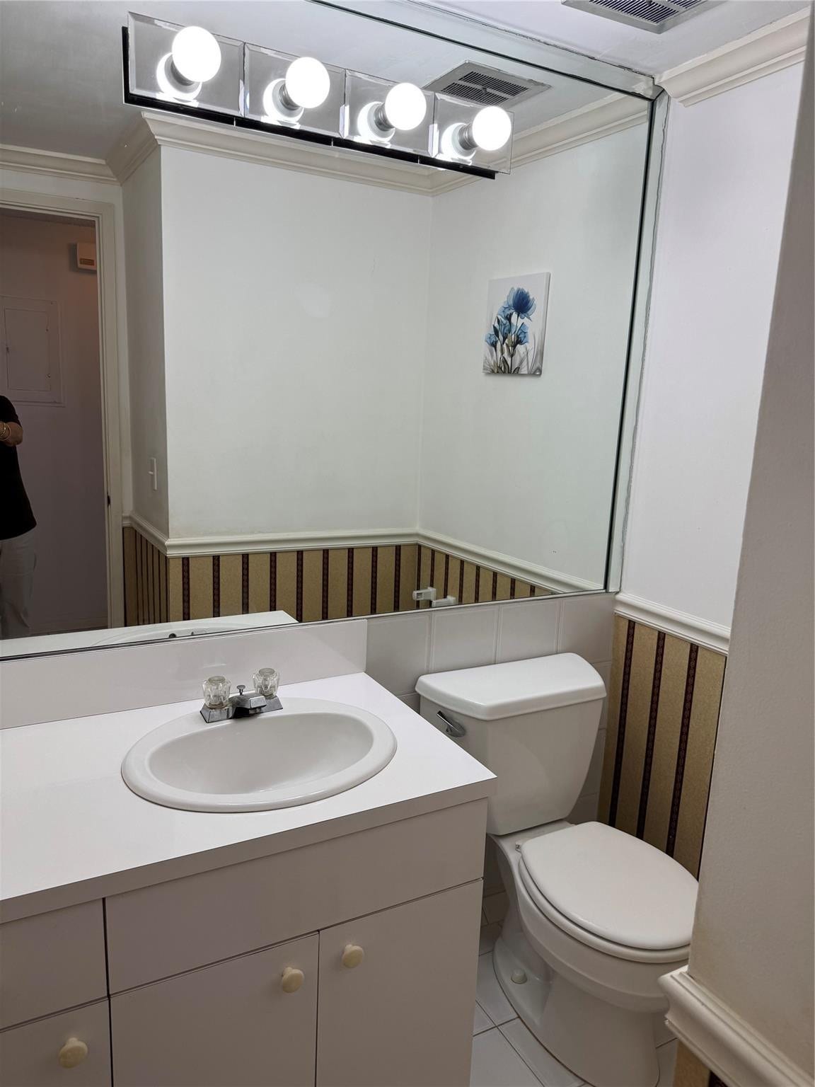 3800 GALT OCEAN Drive, #1508, Fort Lauderdale, Fort Lauderdale, FL 33308 White vanity with integrated sink, chrome faucet, and white cabinetry