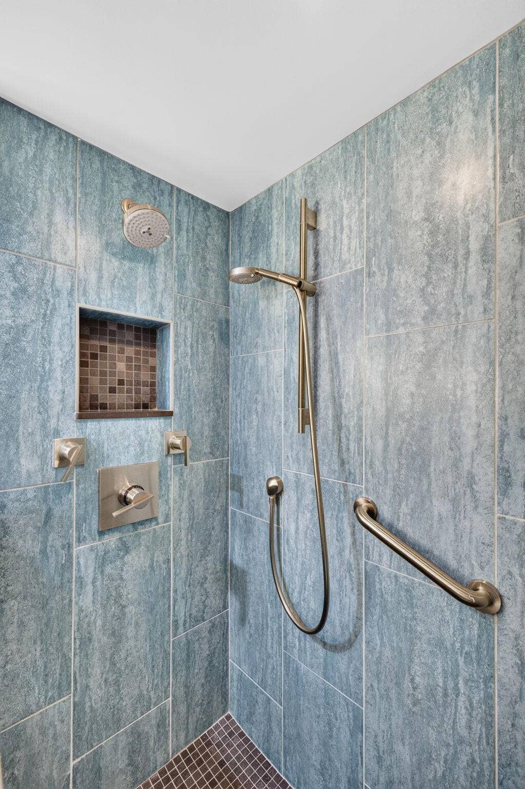Primary walkin shower