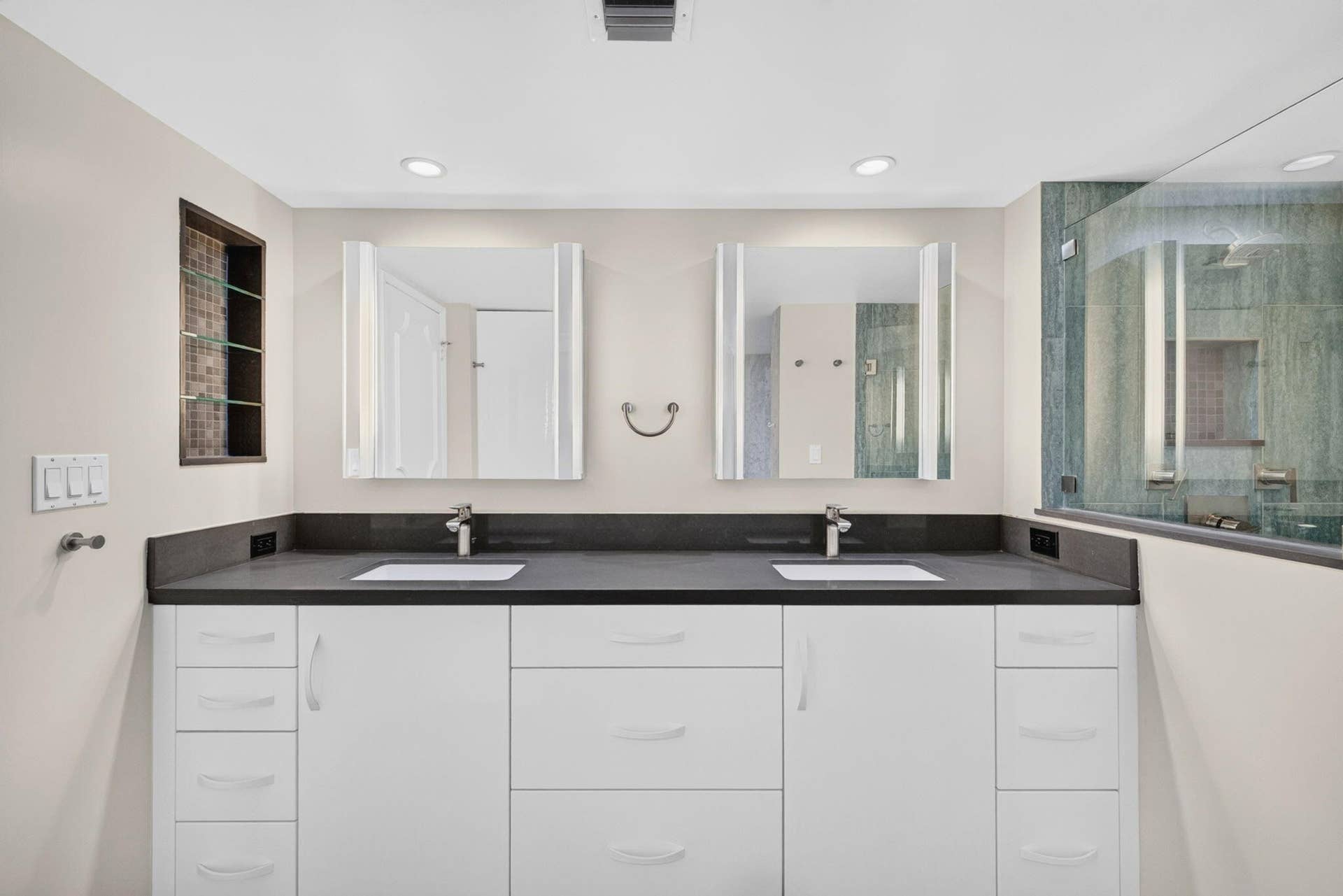 Primary double vanity and custom mirrors