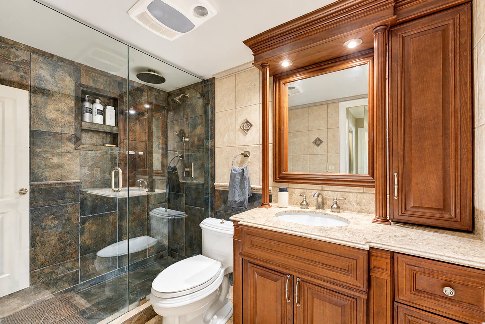326 Northlake Drive, #201, North Palm Beach, FL 33408 DSC06831