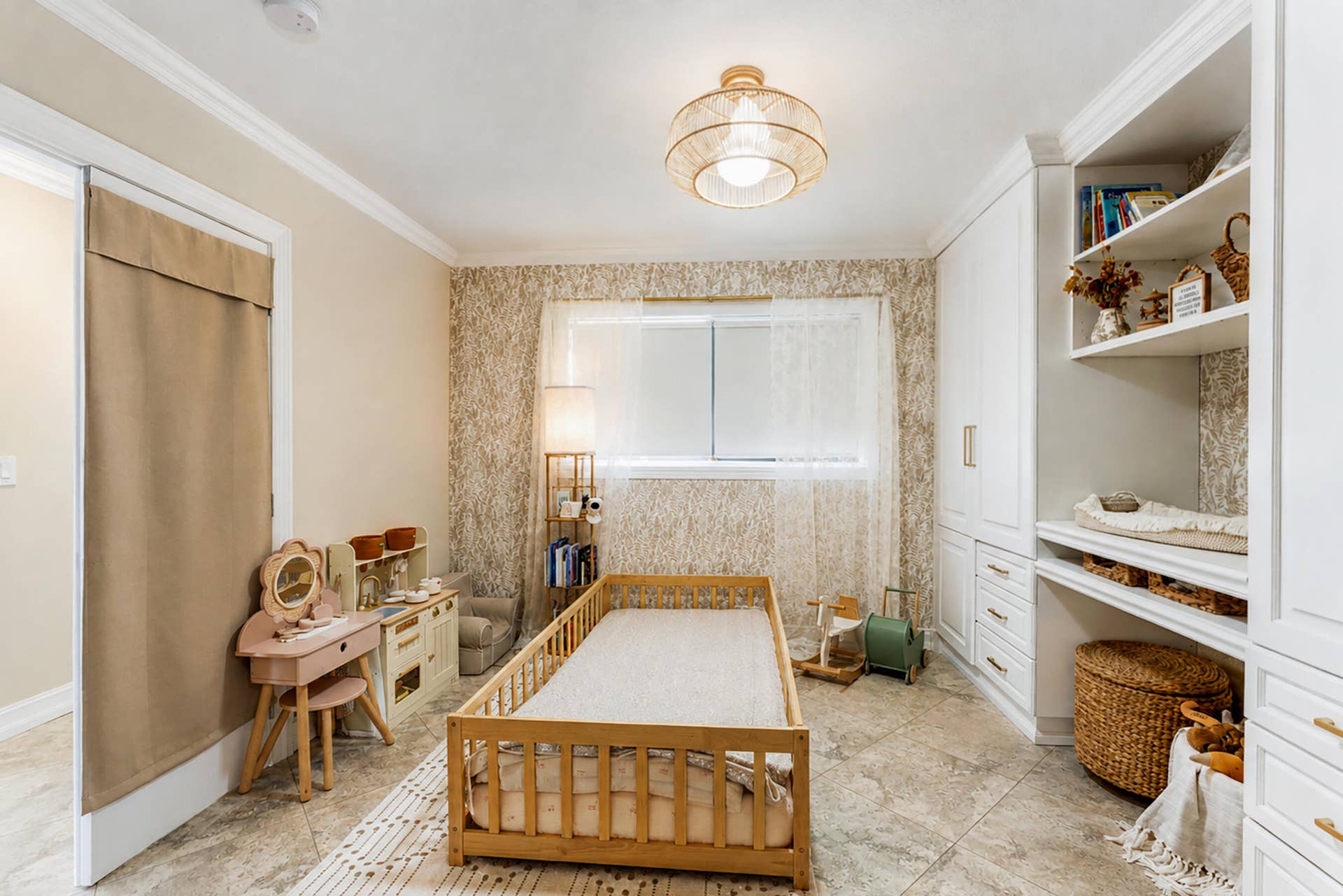 326 Northlake Drive, #201, North Palm Beach, FL 33408 DSC06846