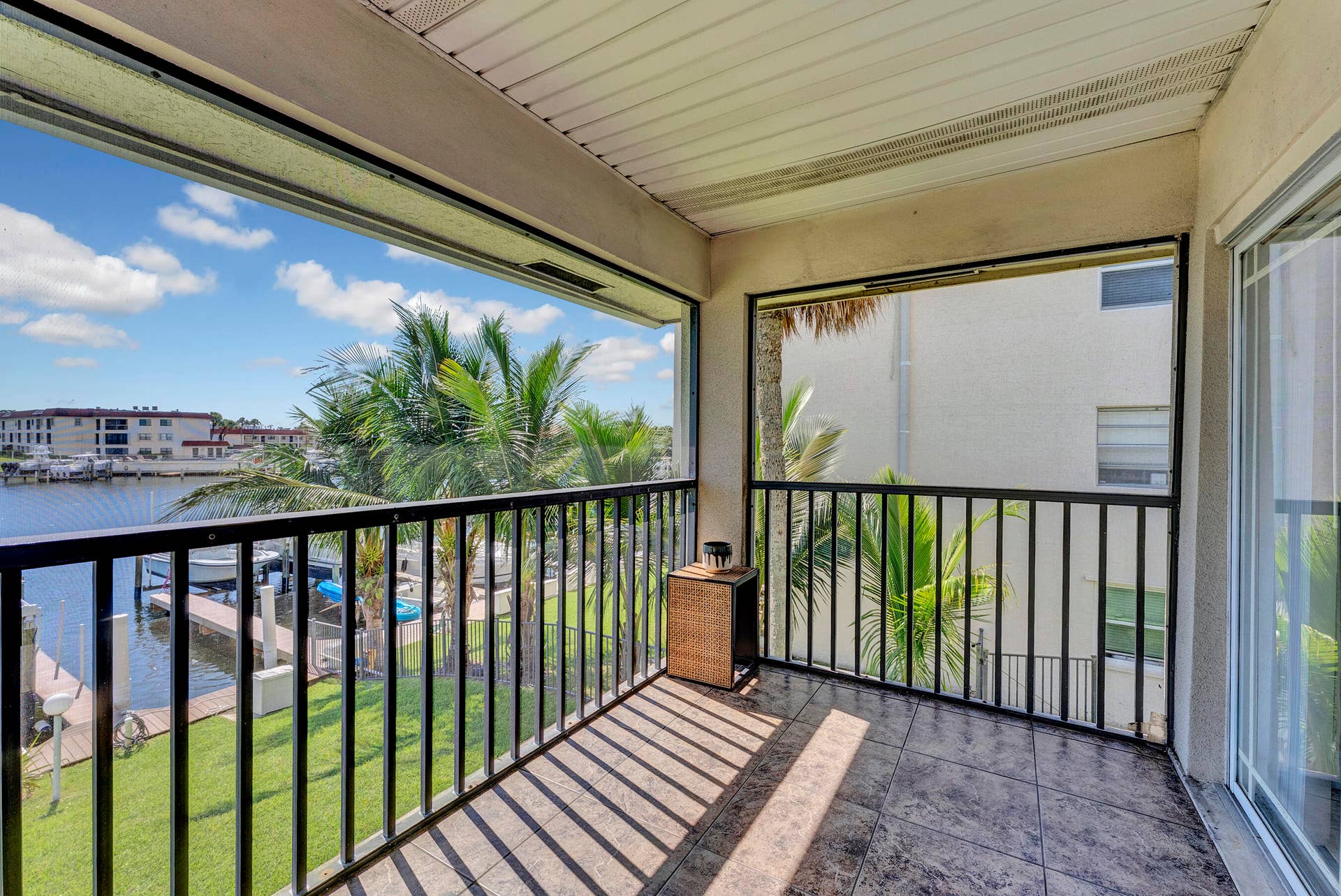 326 Northlake Drive, #201, North Palm Beach, FL 33408 DSC06931