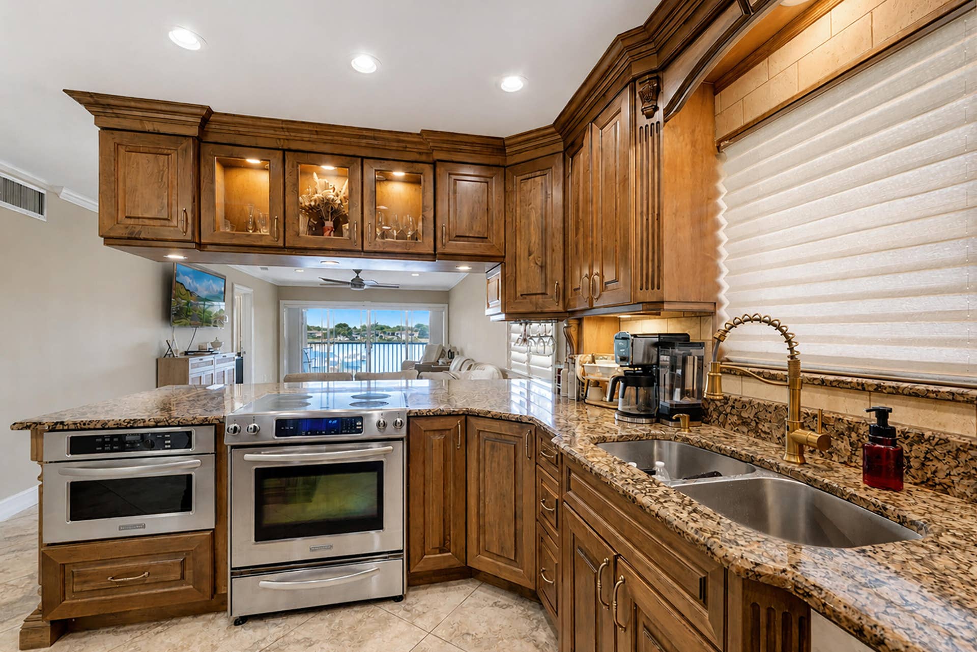 326 Northlake Drive, #201, North Palm Beach, FL 33408 DSC06896