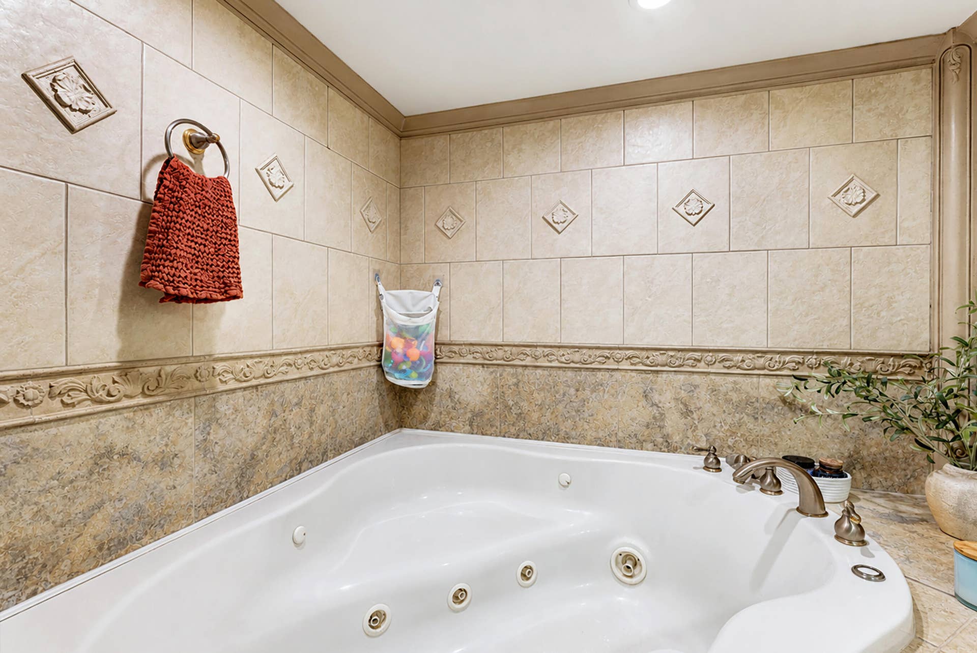 326 Northlake Drive, #201, North Palm Beach, FL 33408 DSC06856