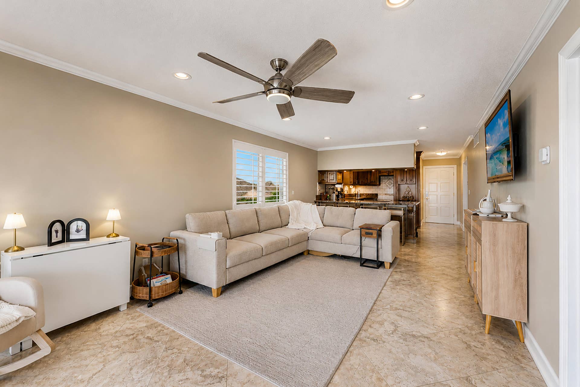 326 Northlake Drive, #201, North Palm Beach, FL 33408 DSC06911