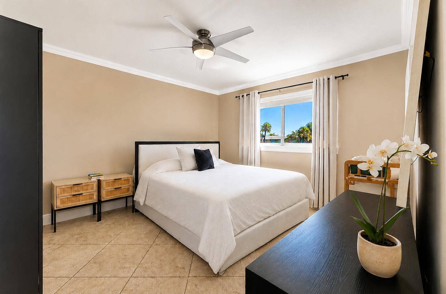 326 Northlake Drive, #201, North Palm Beach, FL 33408 Primary Bedroom