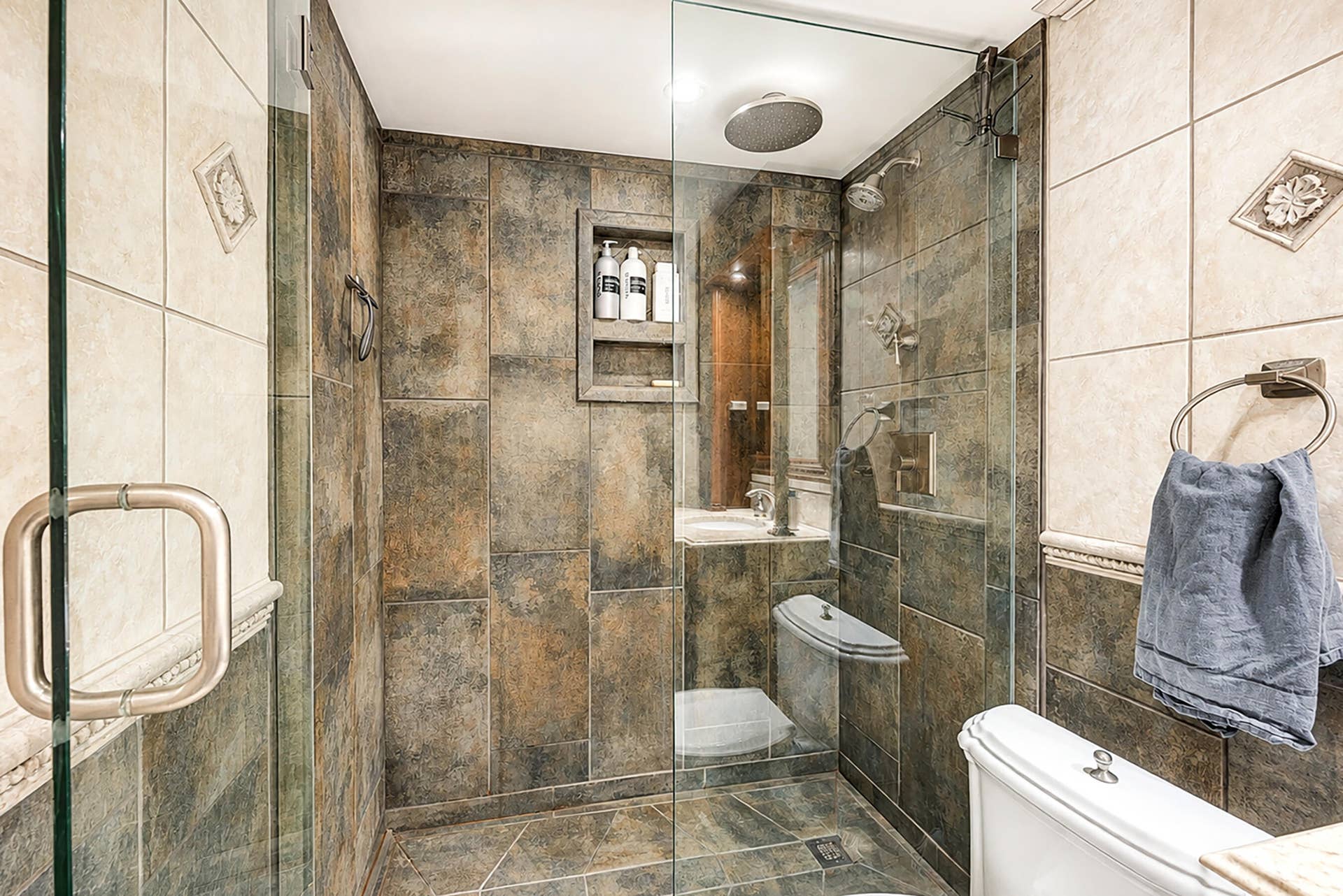 326 Northlake Drive, #201, North Palm Beach, FL 33408 DSC06836