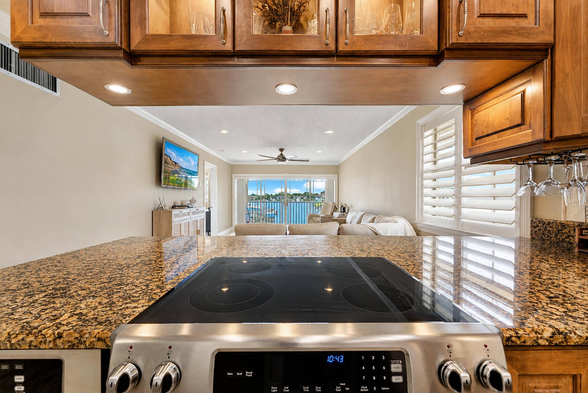 326 Northlake Drive, #201, North Palm Beach, FL 33408 DSC06936