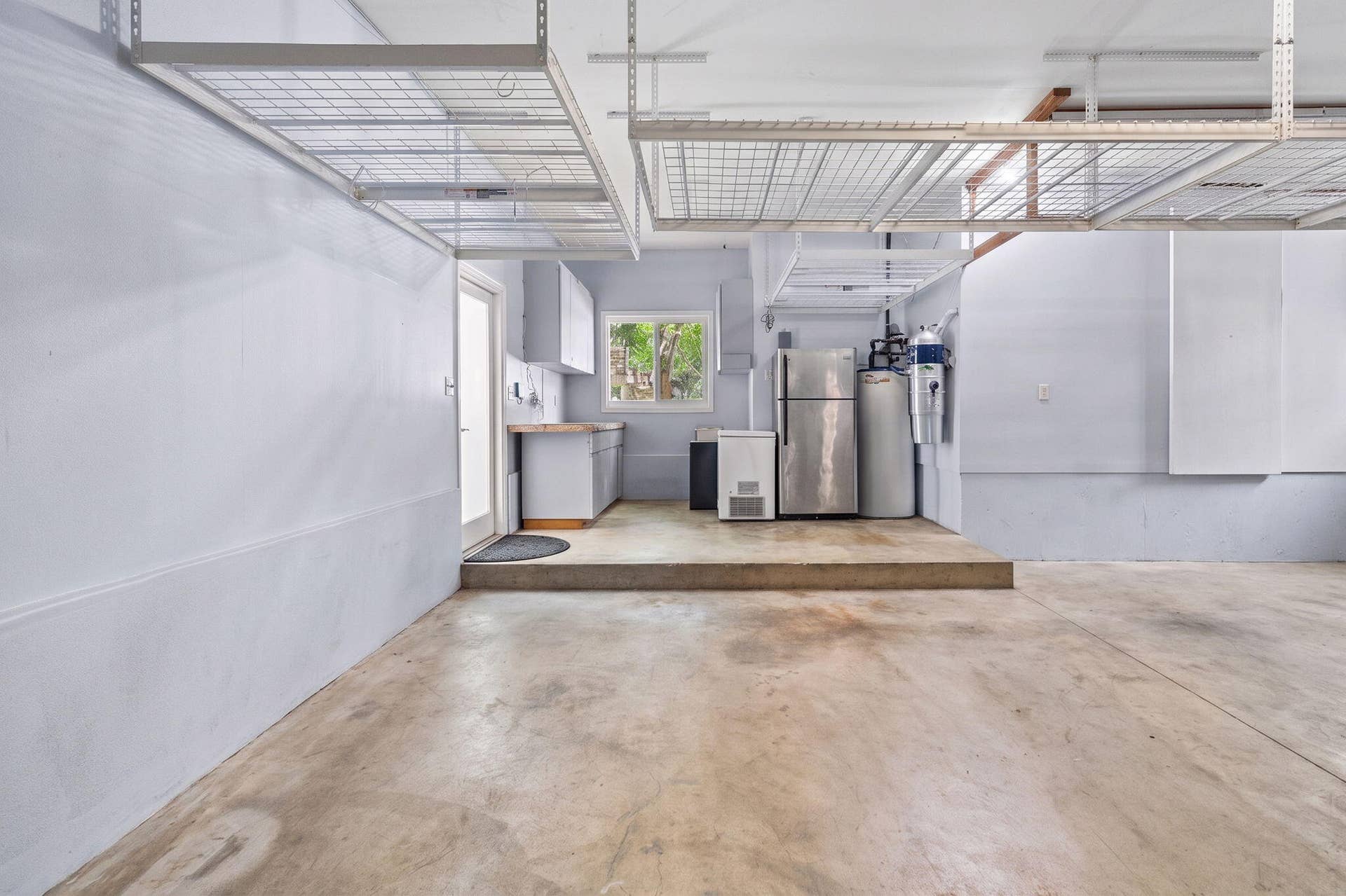 5100 NE 30TH Terrace, Lighthouse Point, FL 33064 garage