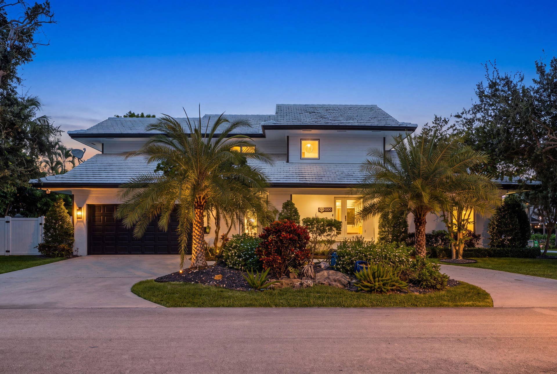 5100 NE 30TH Terrace, Lighthouse Point, FL 33064 Front of the house