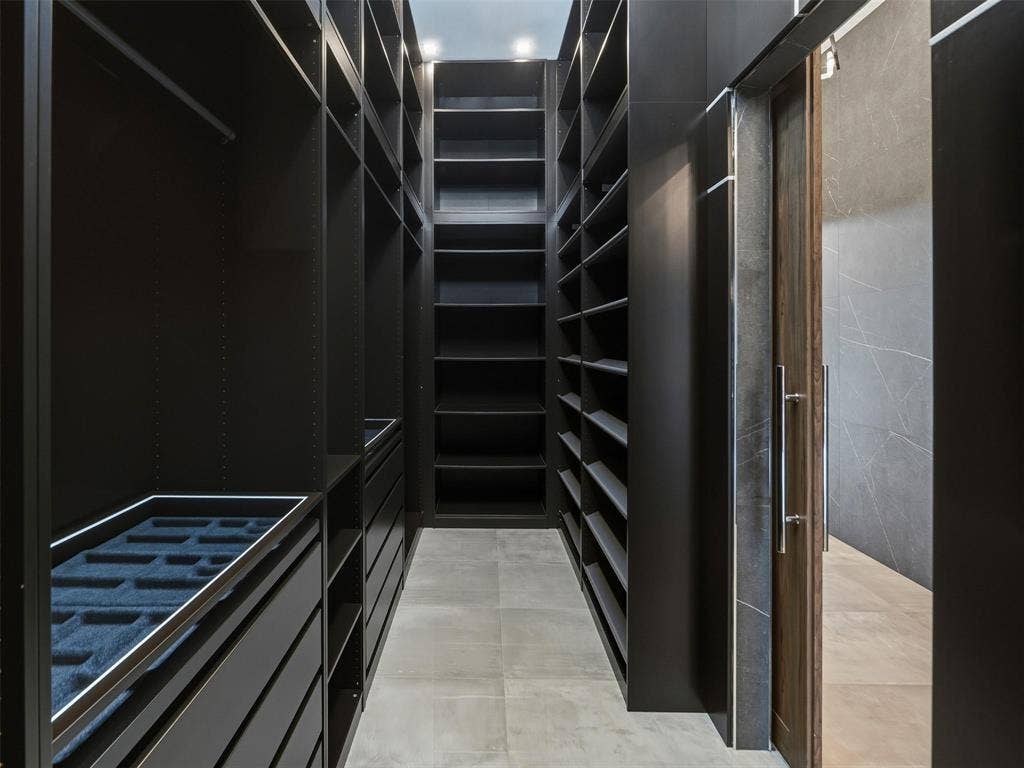2213 NE 37TH Drive, Fort Lauderdale, FL 33308 closet