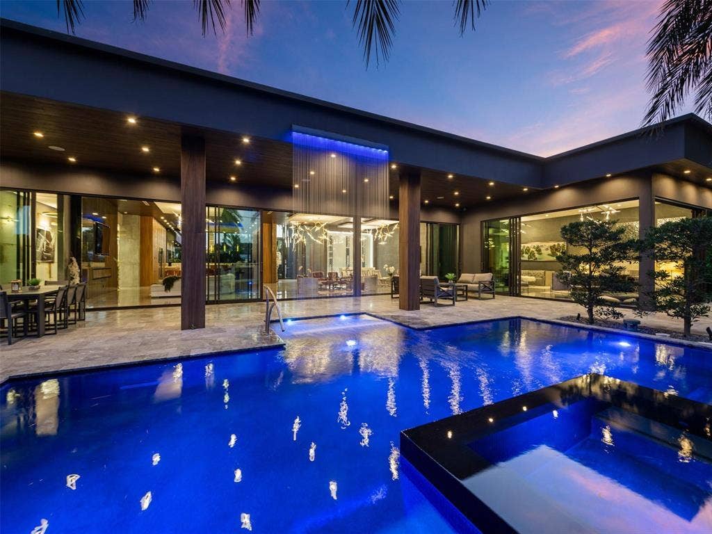 2213 NE 37TH Drive, Fort Lauderdale, FL 33308 Outside, inside living, water sounds