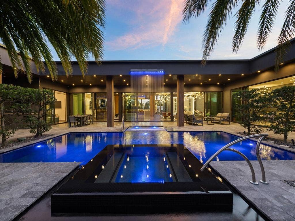 2213 NE 37TH Drive, Fort Lauderdale, FL 33308 Zen retreat