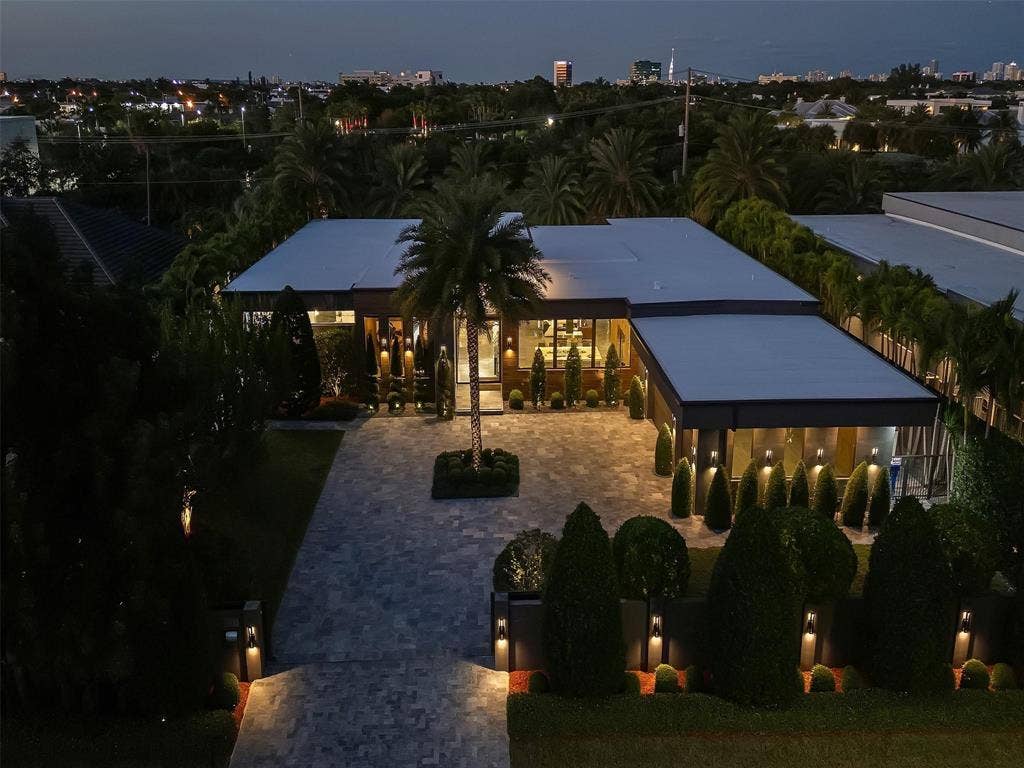 2213 NE 37TH Drive, Fort Lauderdale, FL 33308 top view in