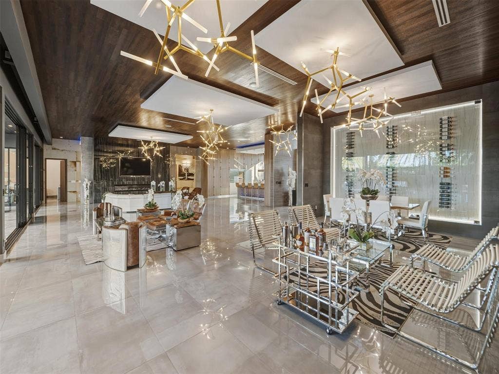 2213 NE 37TH Drive, Fort Lauderdale, FL 33308 living dining all