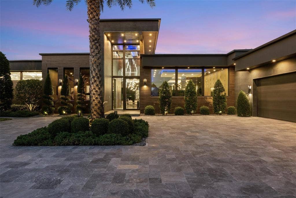 2213 NE 37TH Drive, Fort Lauderdale, FL 33308 Designer masterpiece
