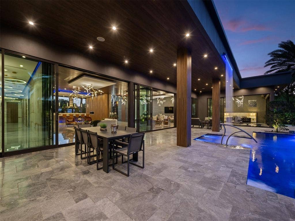 2213 NE 37TH Drive, Fort Lauderdale, FL 33308 pool terrace 1
