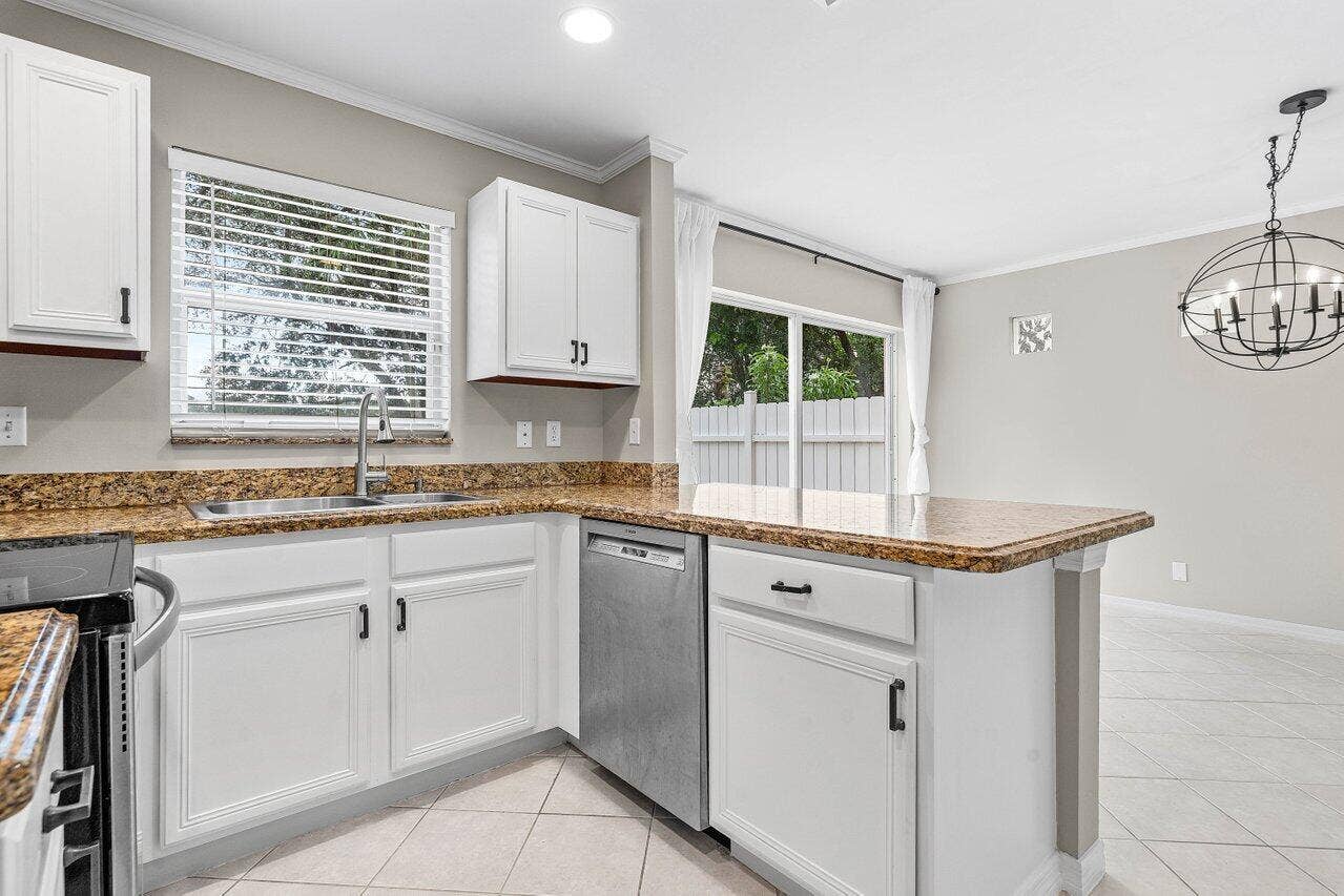 4303 NW 1ST Drive, Deerfield Beach, FL 33442 014-4303Northwest1stDrive-DeerfieldBeach