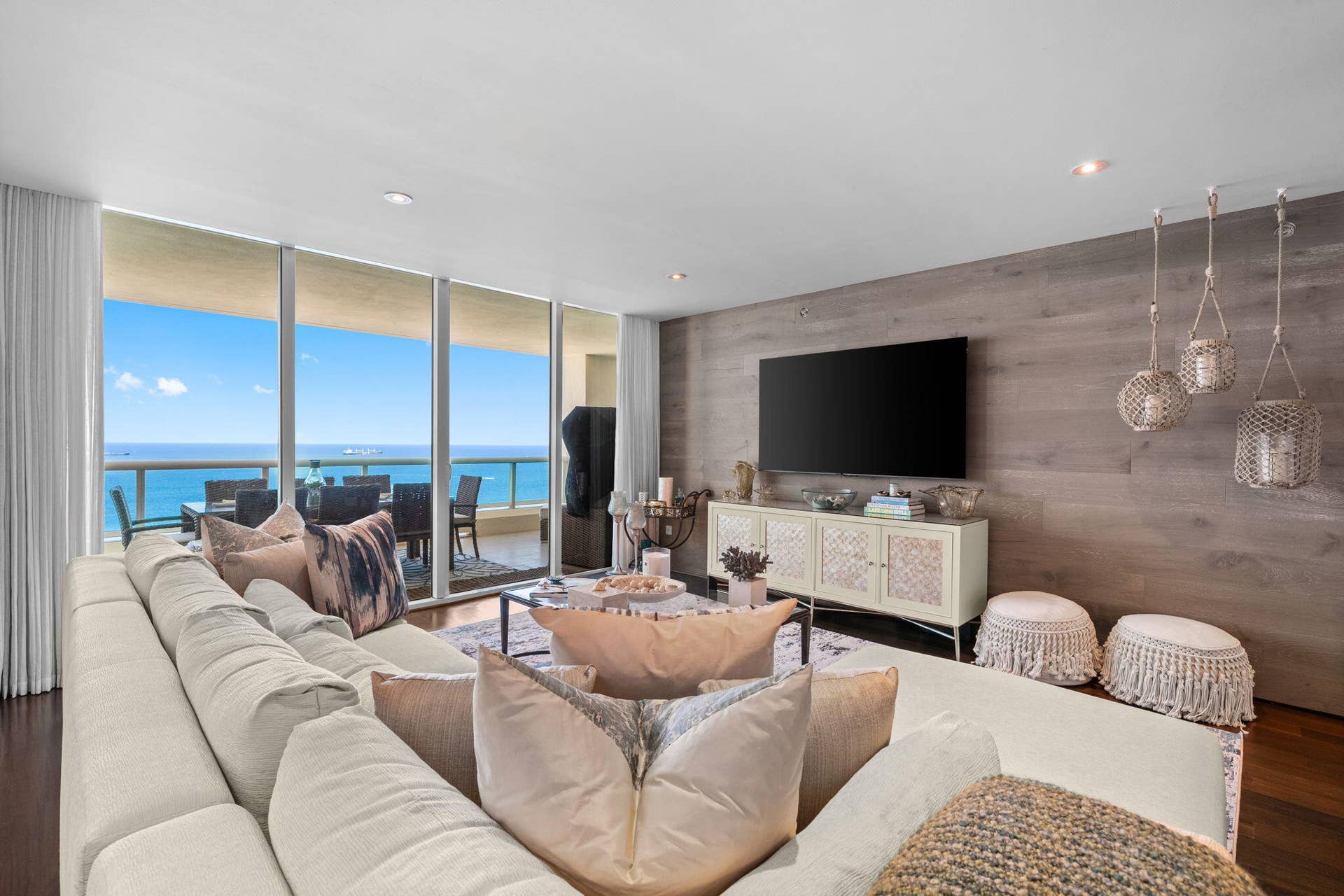 101 S FORT LAUDERDALE BEACH Boulevard, #2303, Fort Lauderdale, FL 33316 9-web-or-mls-A7R01550_1 copy