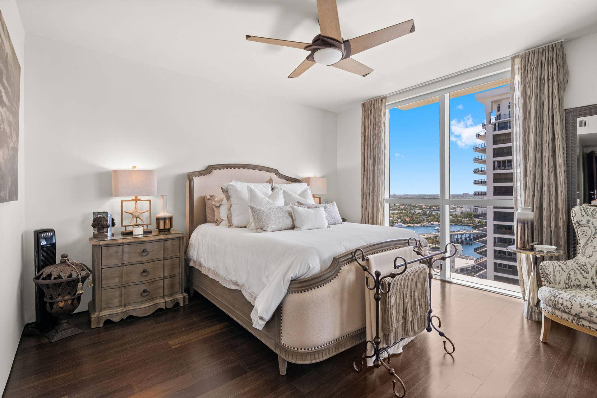 101 S FORT LAUDERDALE BEACH Boulevard, #2303, Fort Lauderdale, FL 33316 14-web-or-mls-A7R01599 copy