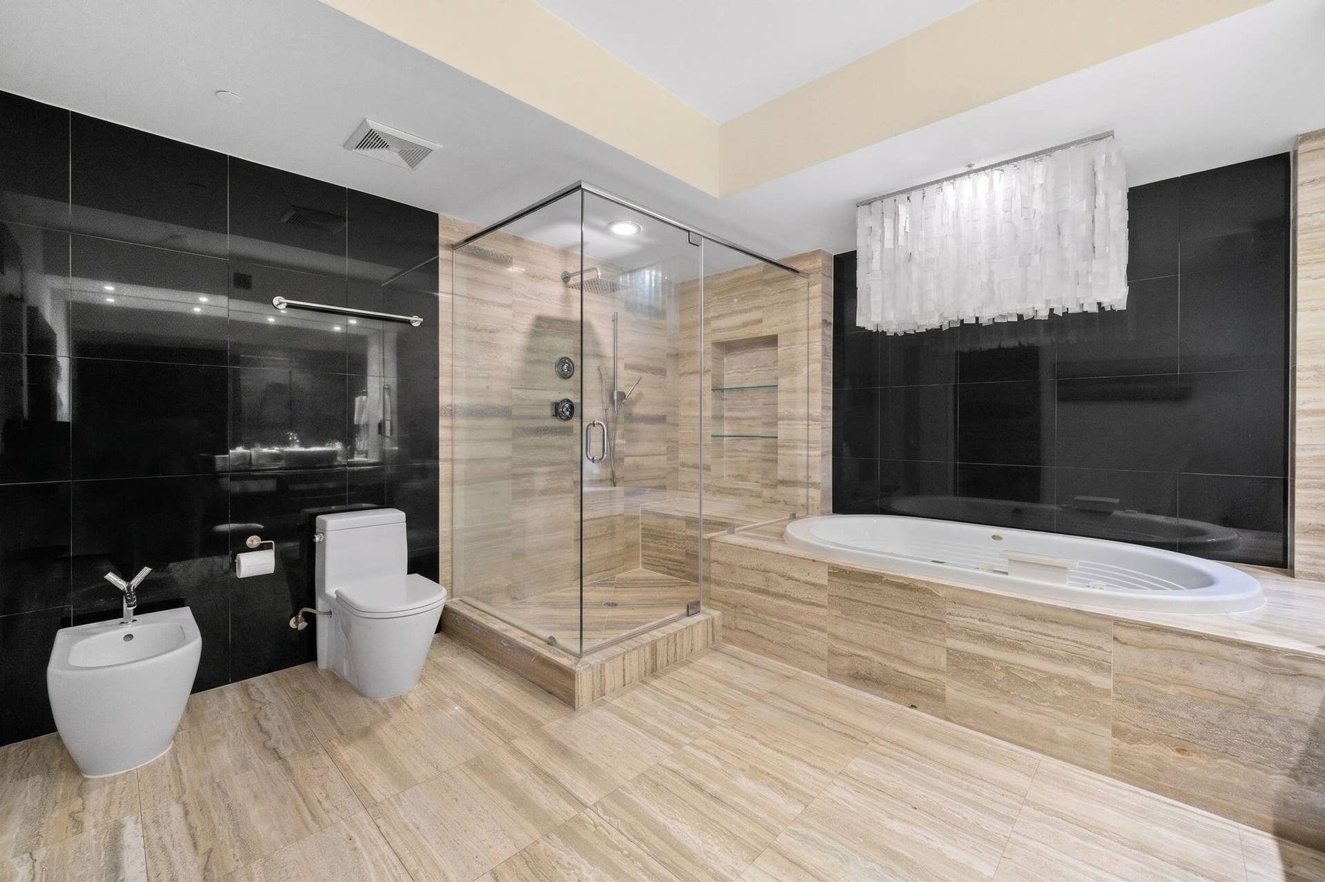 101 S FORT LAUDERDALE BEACH Boulevard, #2303, Fort Lauderdale, FL 33316 22-web-or-mls-A7R01540 copy
