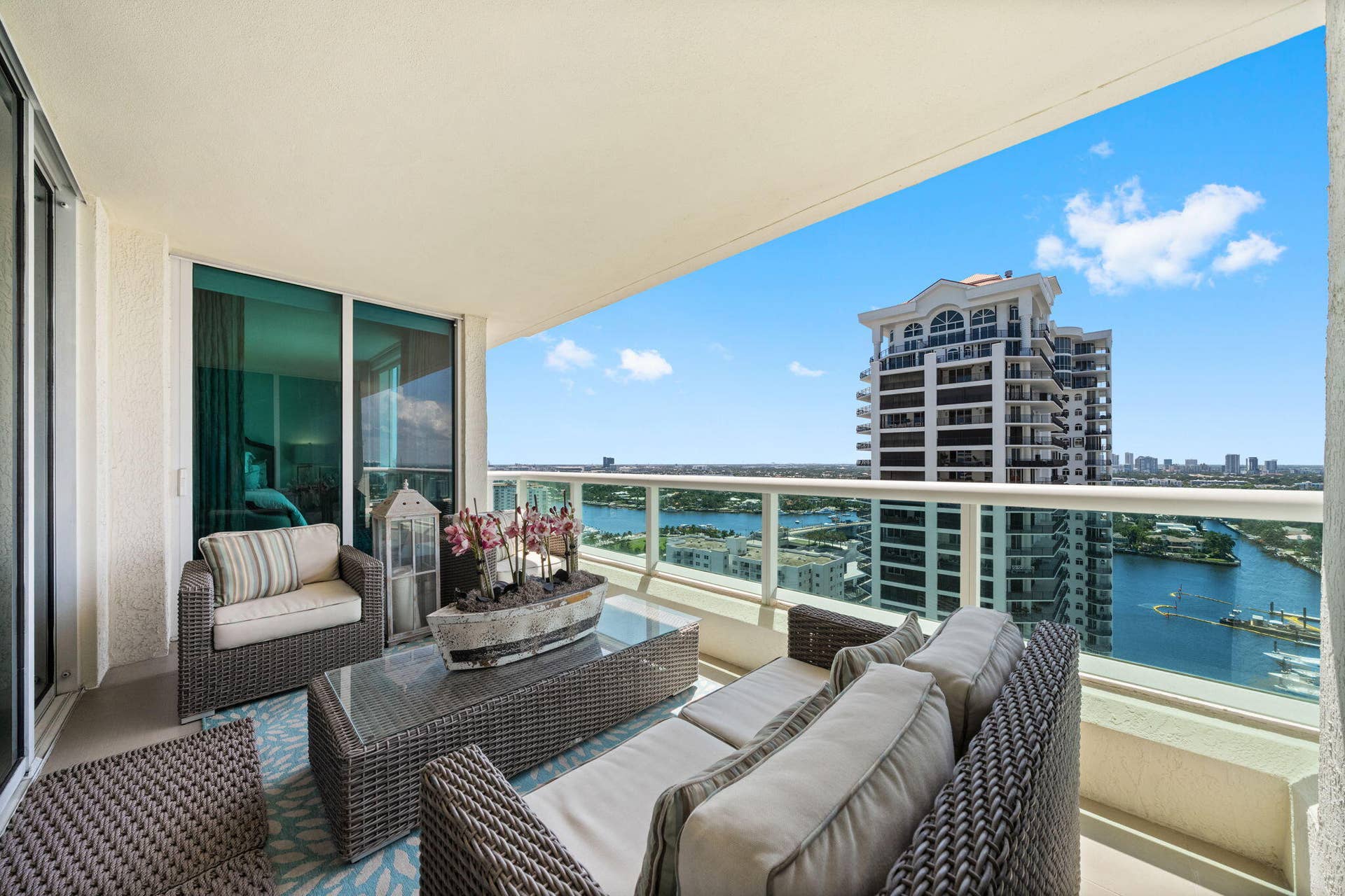 101 S FORT LAUDERDALE BEACH Boulevard, #2303, Fort Lauderdale, FL 33316 38-web-or-mls-A7R01659 copy