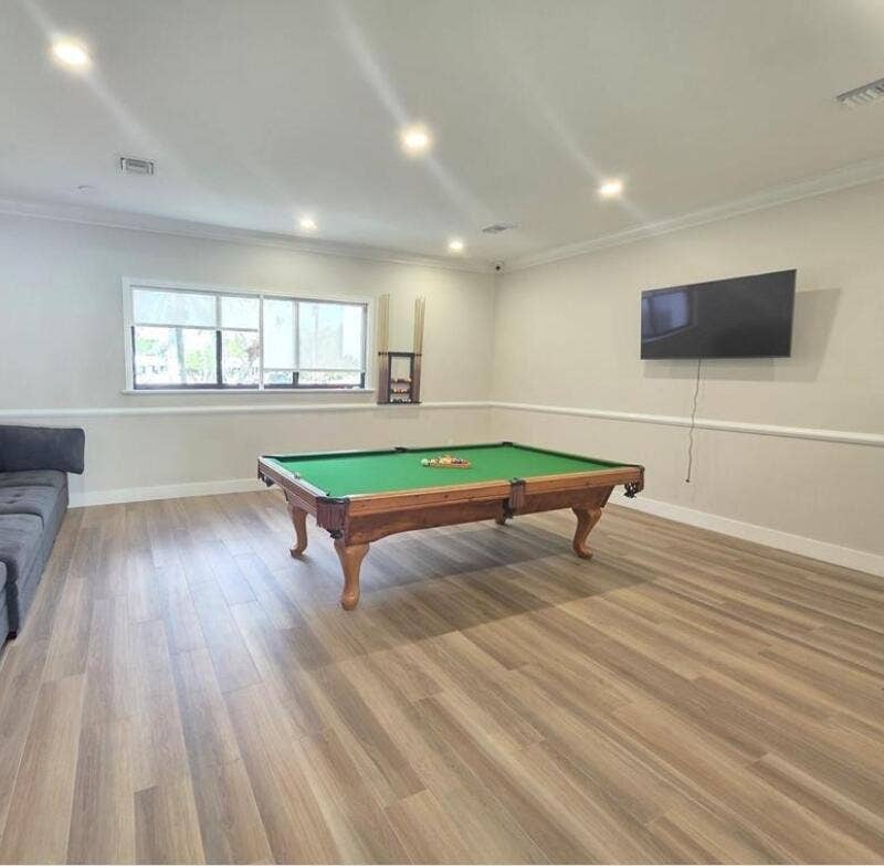 Pool table