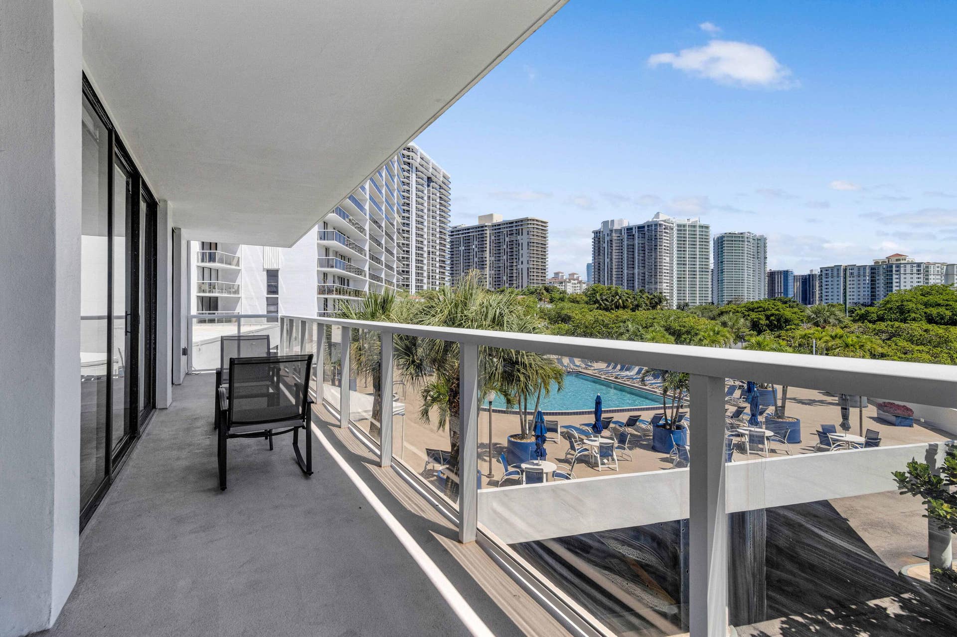 3701 N COUNTRY CLUB Drive, #404, Aventura, FL 33180 IMG_4329